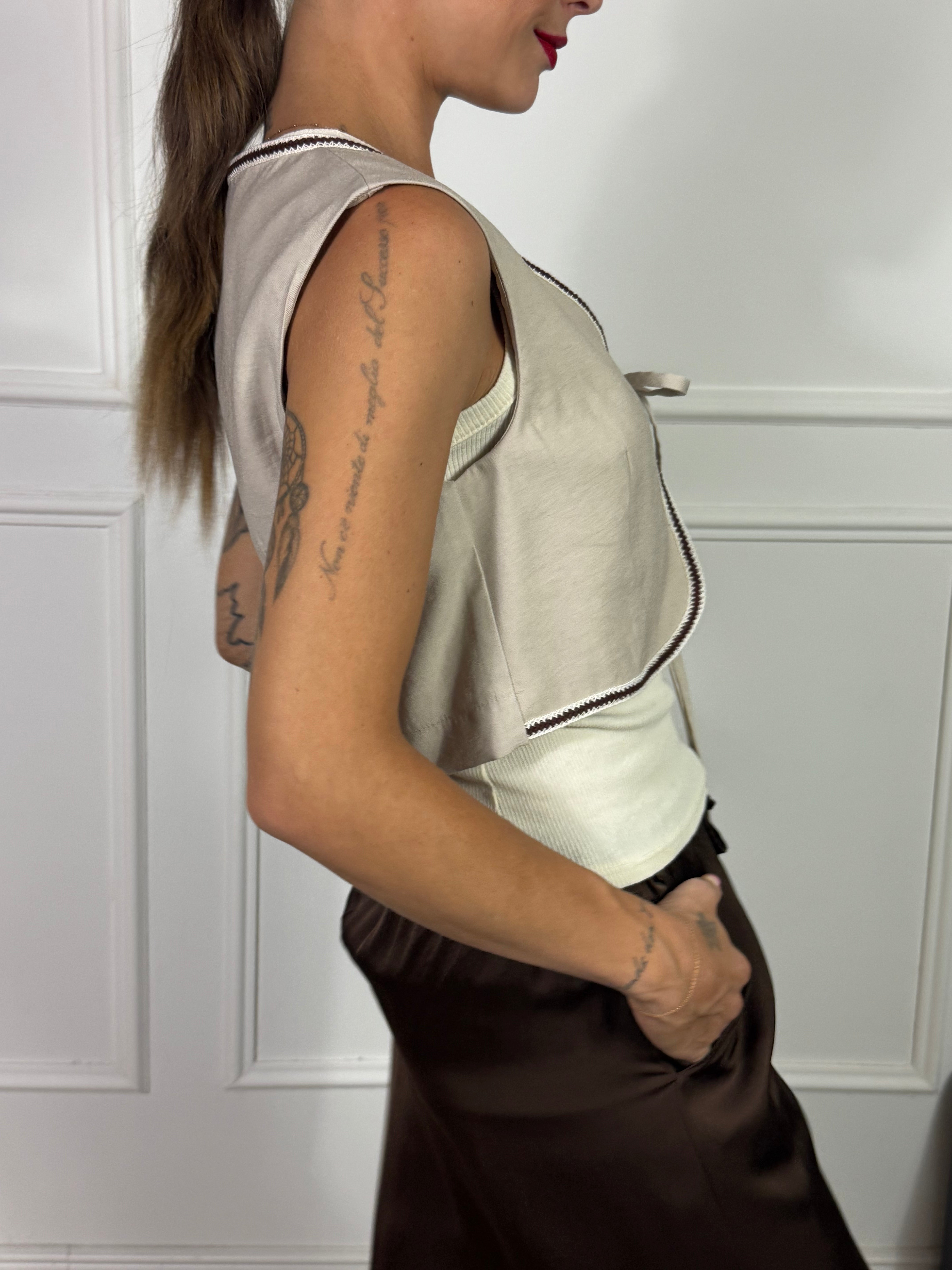 Gilet corto Susy Mix passamaneria e laccetto