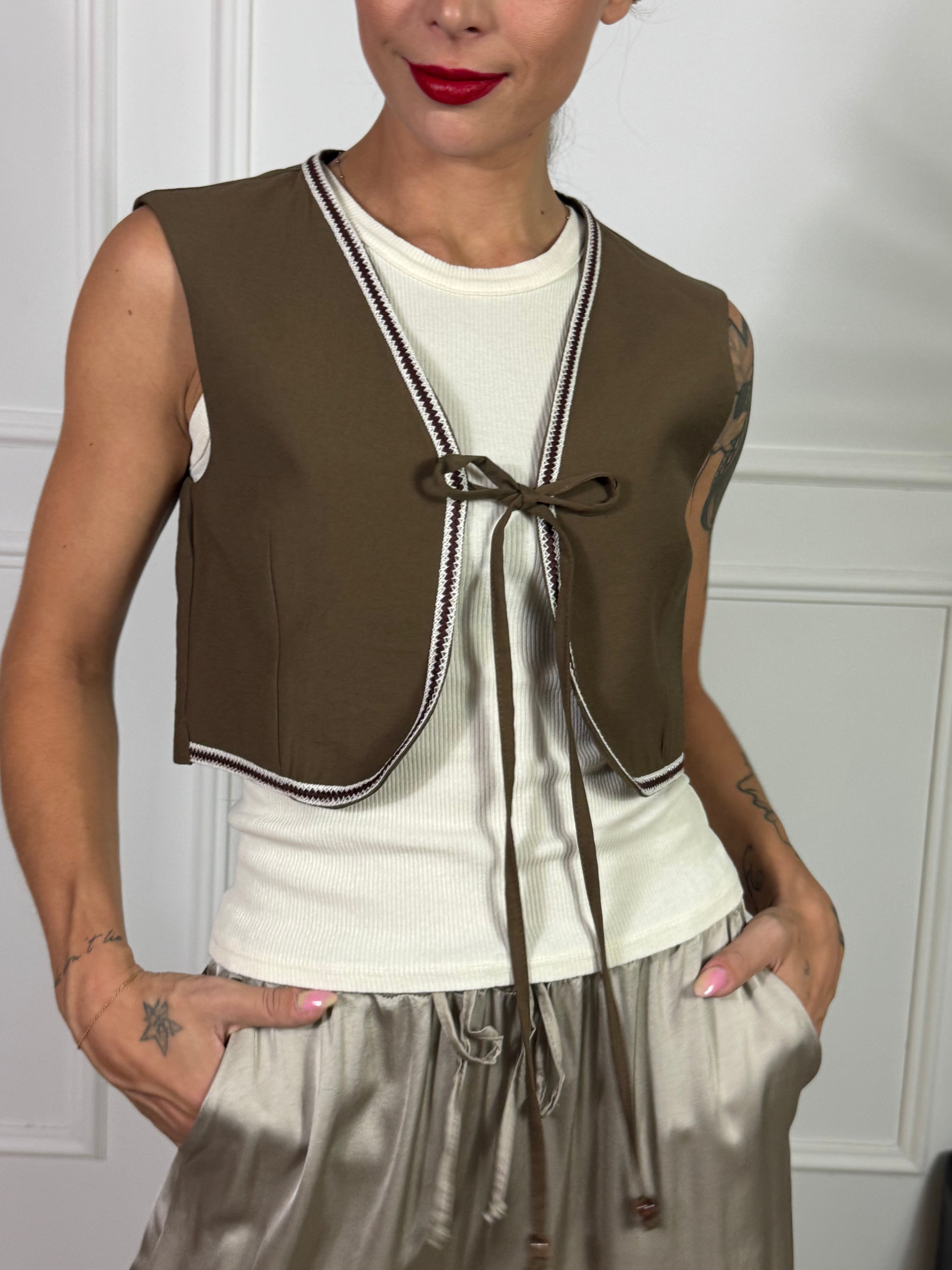 Gilet corto Susy Mix passamaneria e laccetto