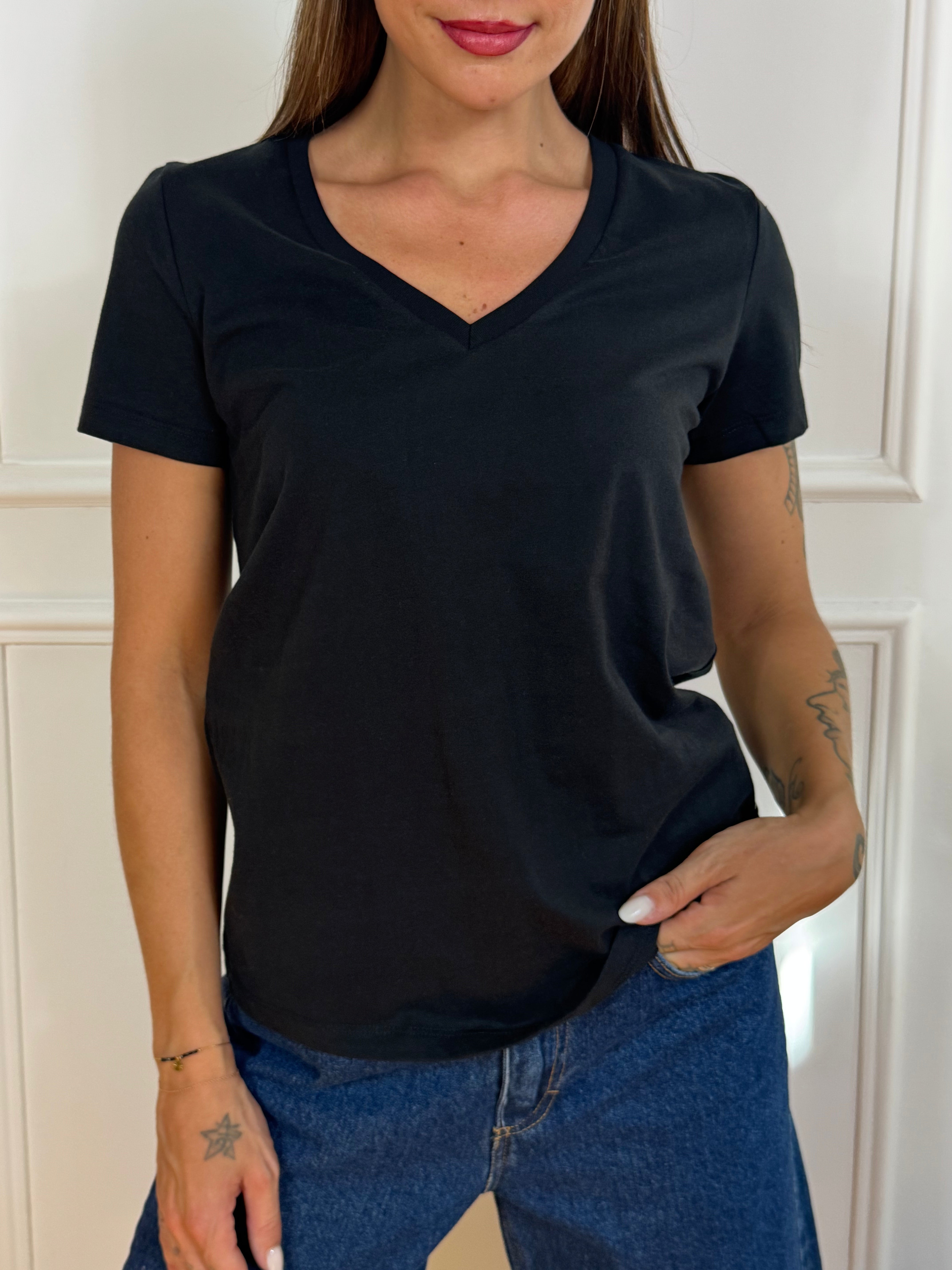 T-shirt comoda Victoria ILMH scollo V cannettato