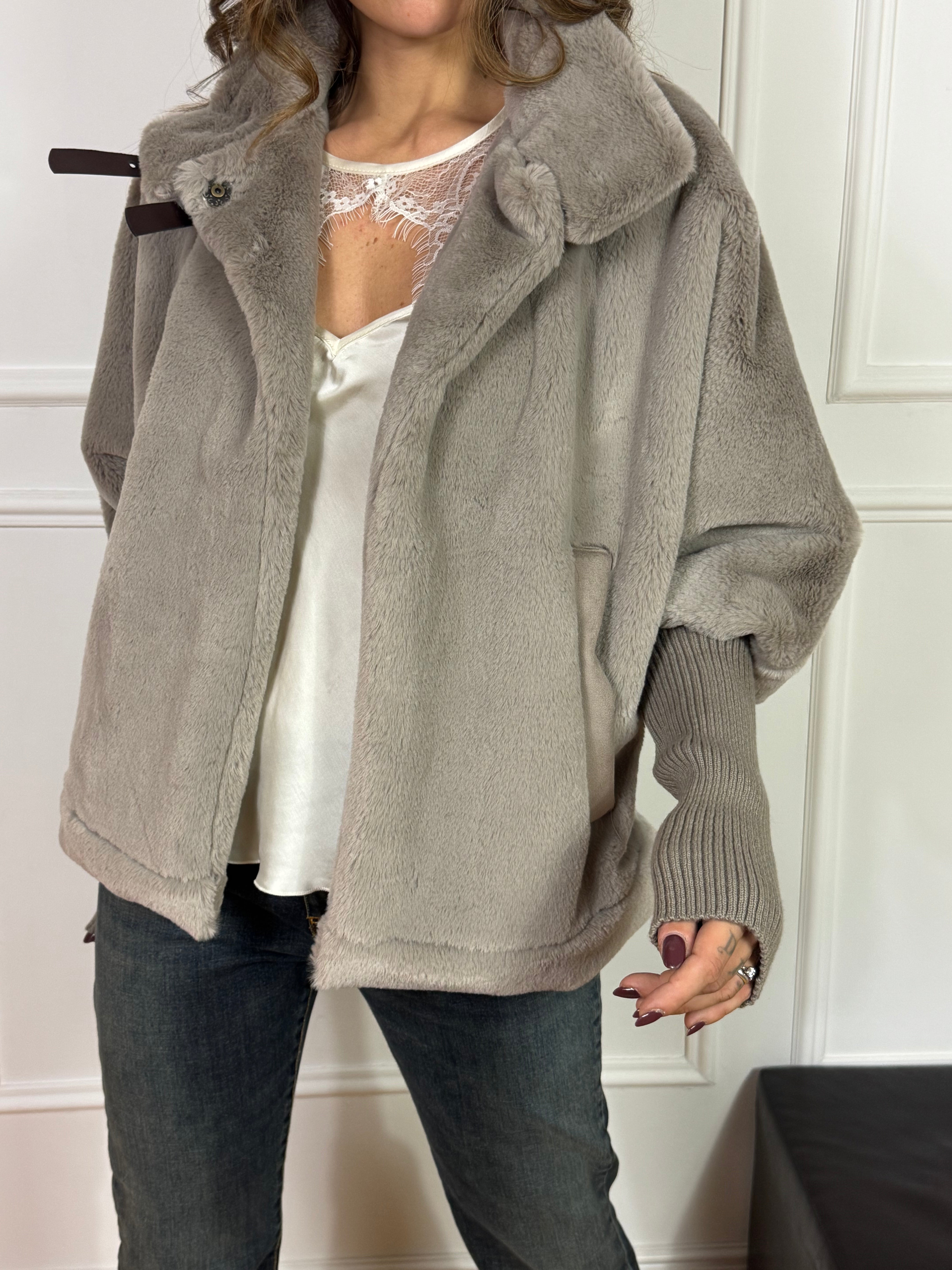 Giacca CAPPA ecopelo Philia Loft con maniche in maglia