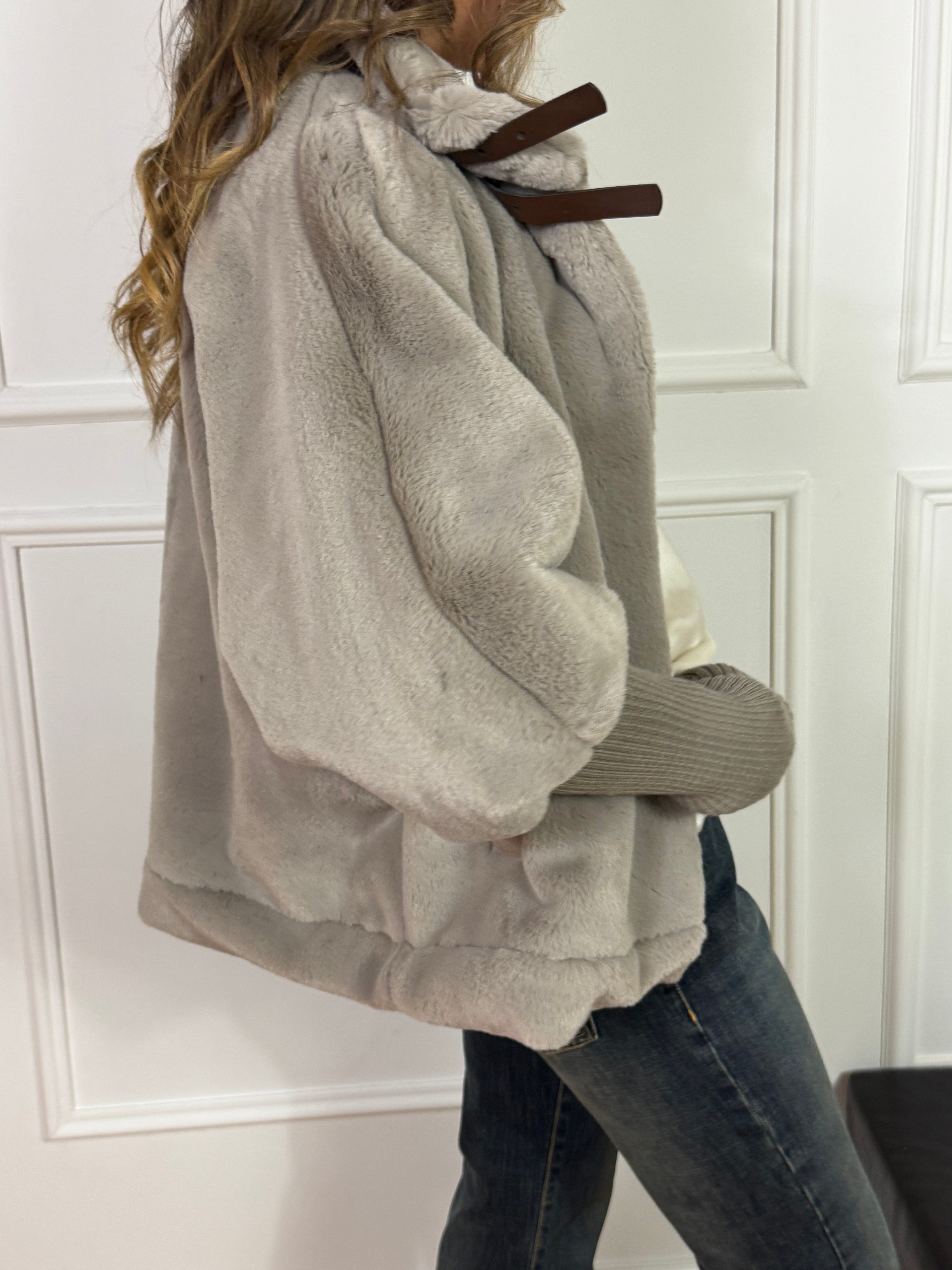 Giacca CAPPA ecopelo Philia Loft con maniche in maglia