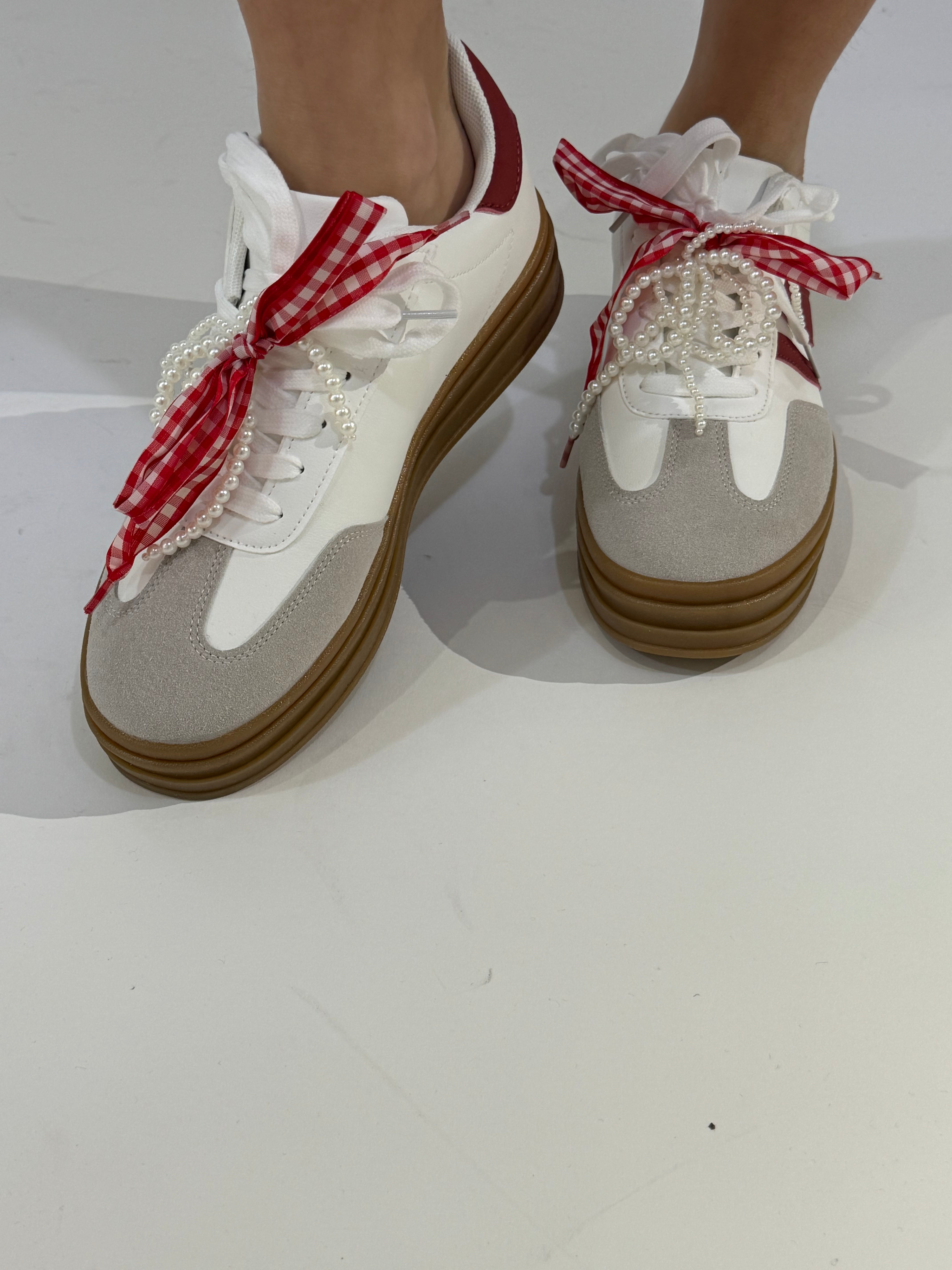 Sneakers platform con fiocco a quadretti vichy e perline