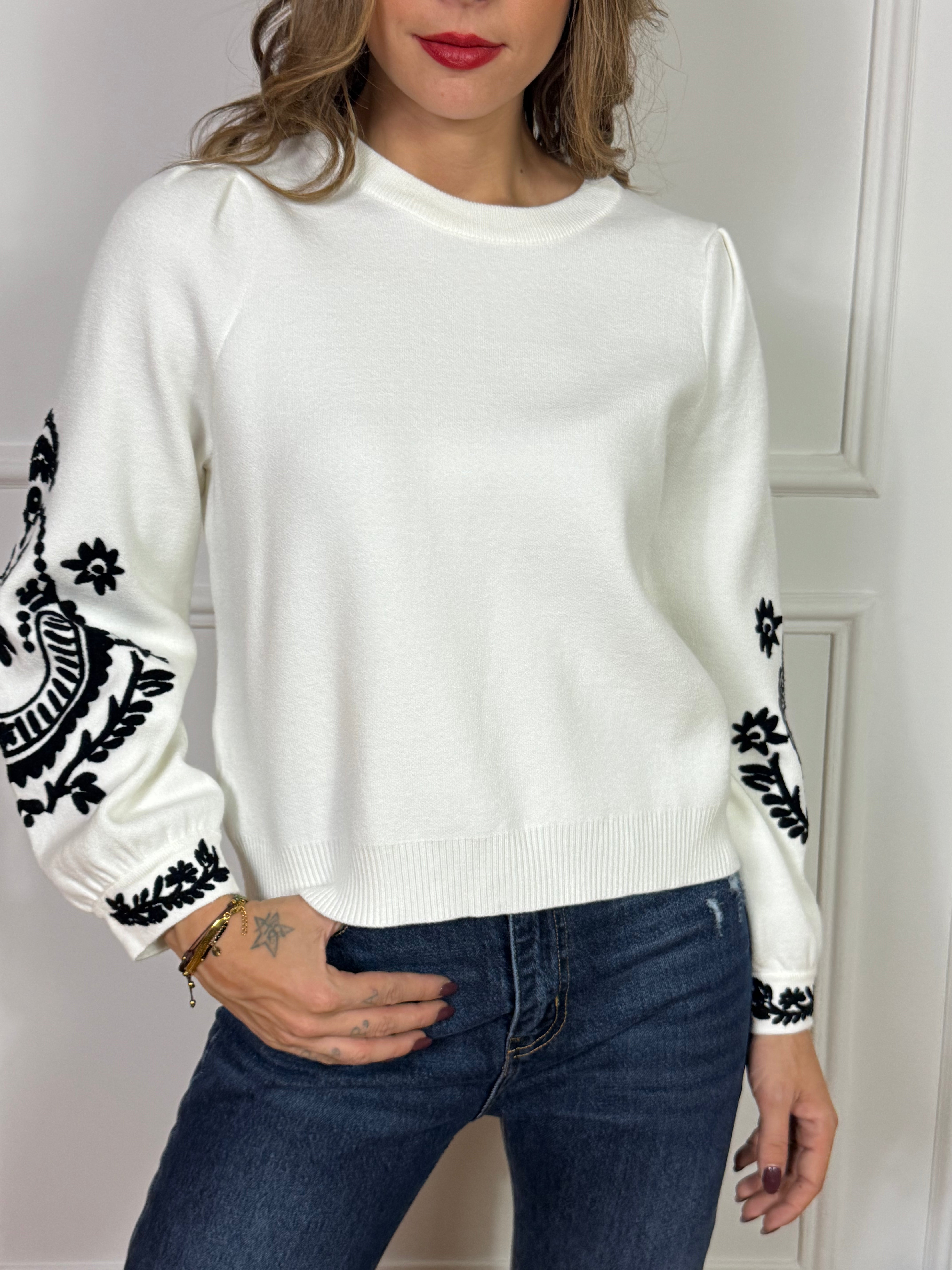 MAGLIA Philia Loft con ricami a contrasto in rilievo