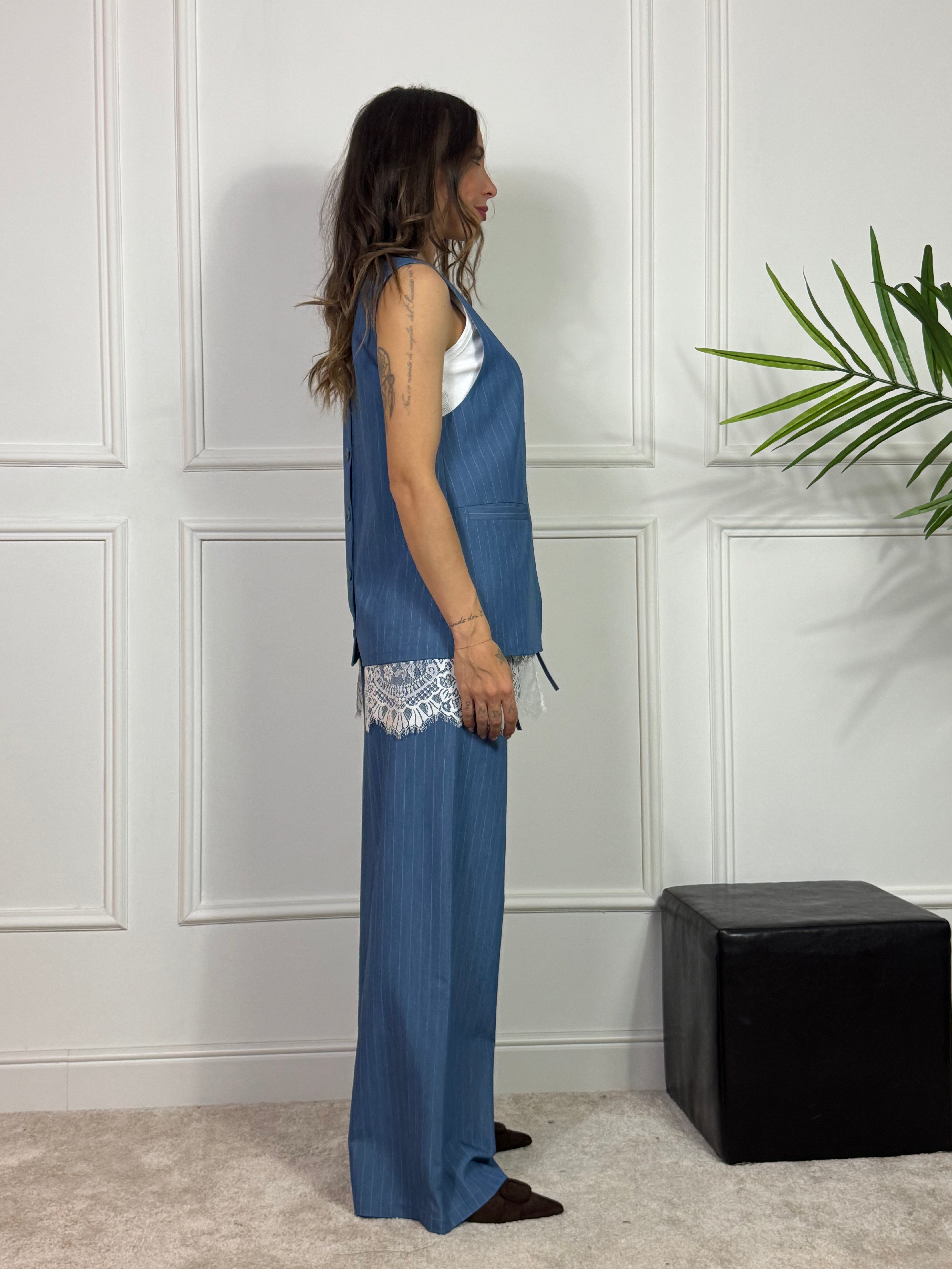 Gilet lungo oversize con tasche You Decide GESSATO AZZURRO CON INSERTI PIZZO E BOTTONI SCHIENA