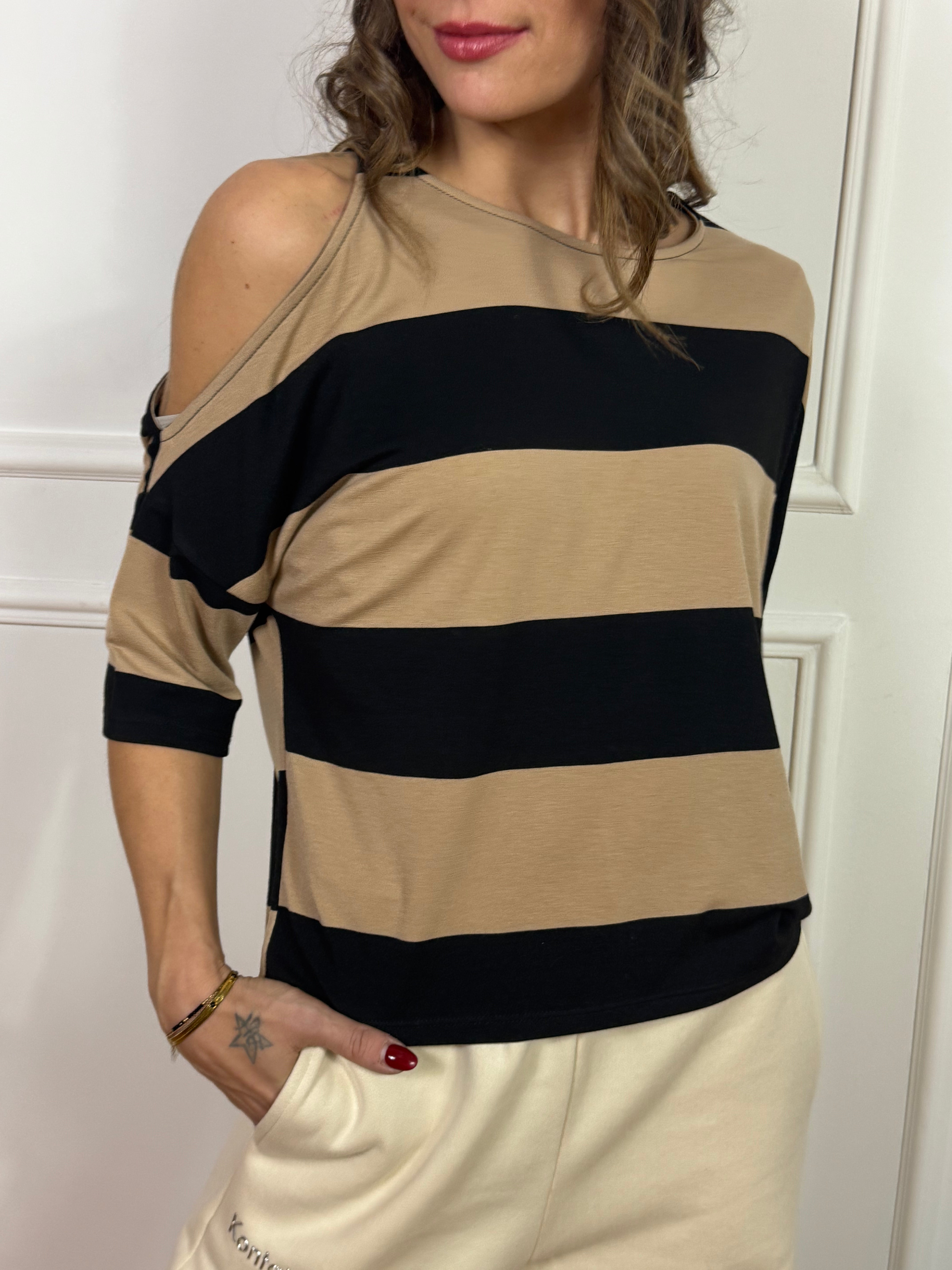 Maglia cut-out Kontatto a righe