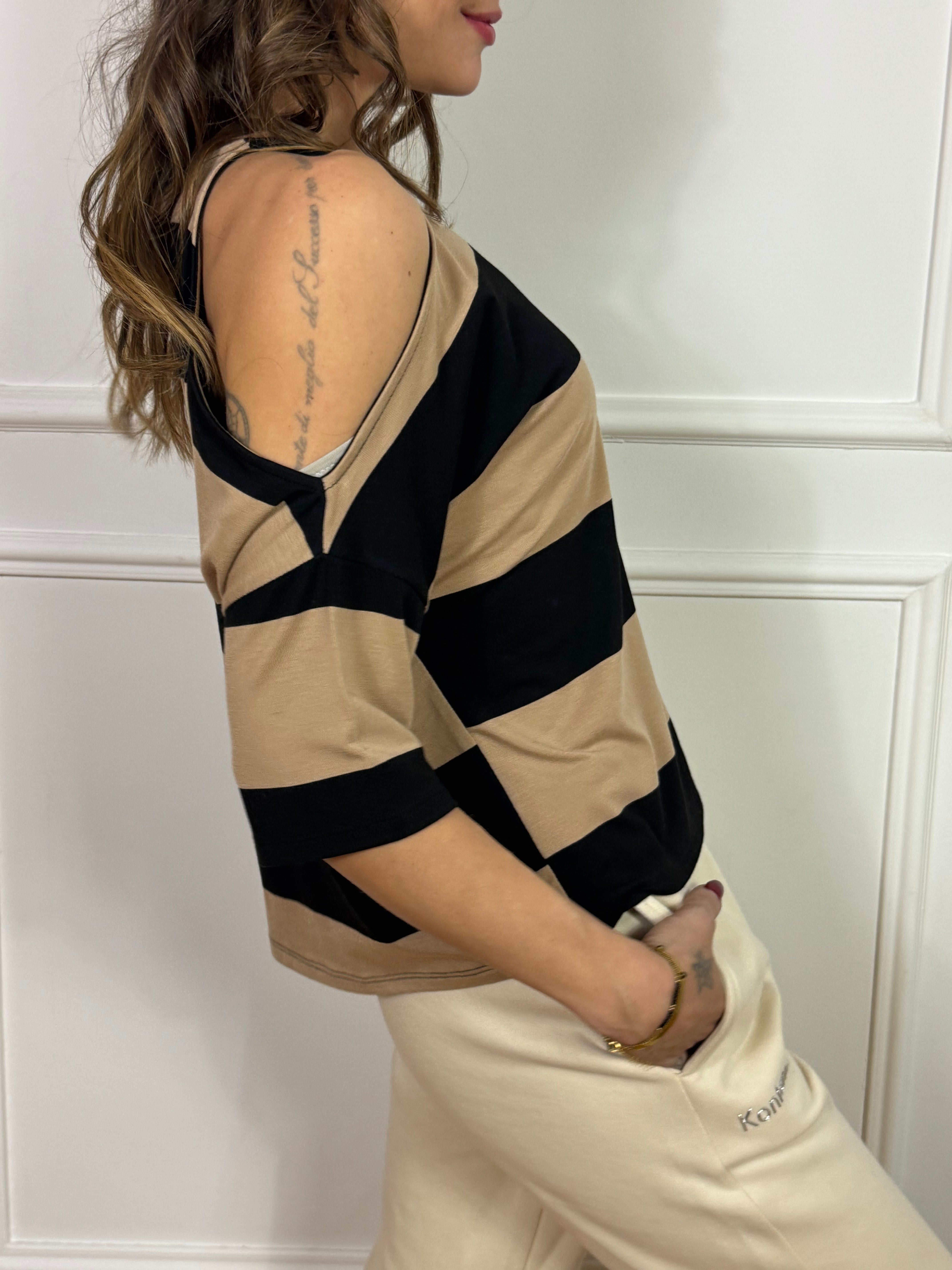 Maglia cut-out Kontatto a righe