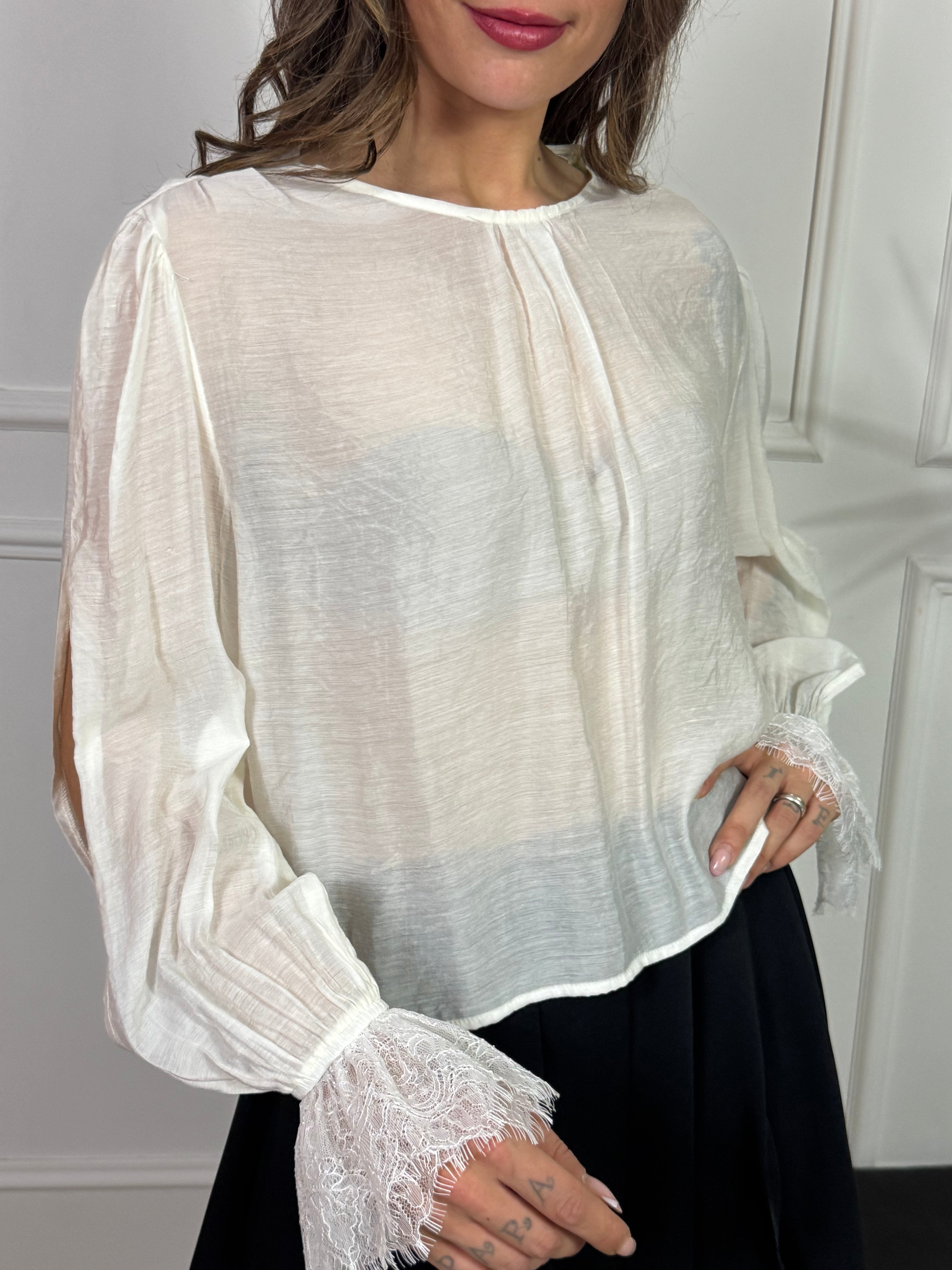 Camicia casacca a scatoletta in mussola You Decide con pizzo e manica aperta