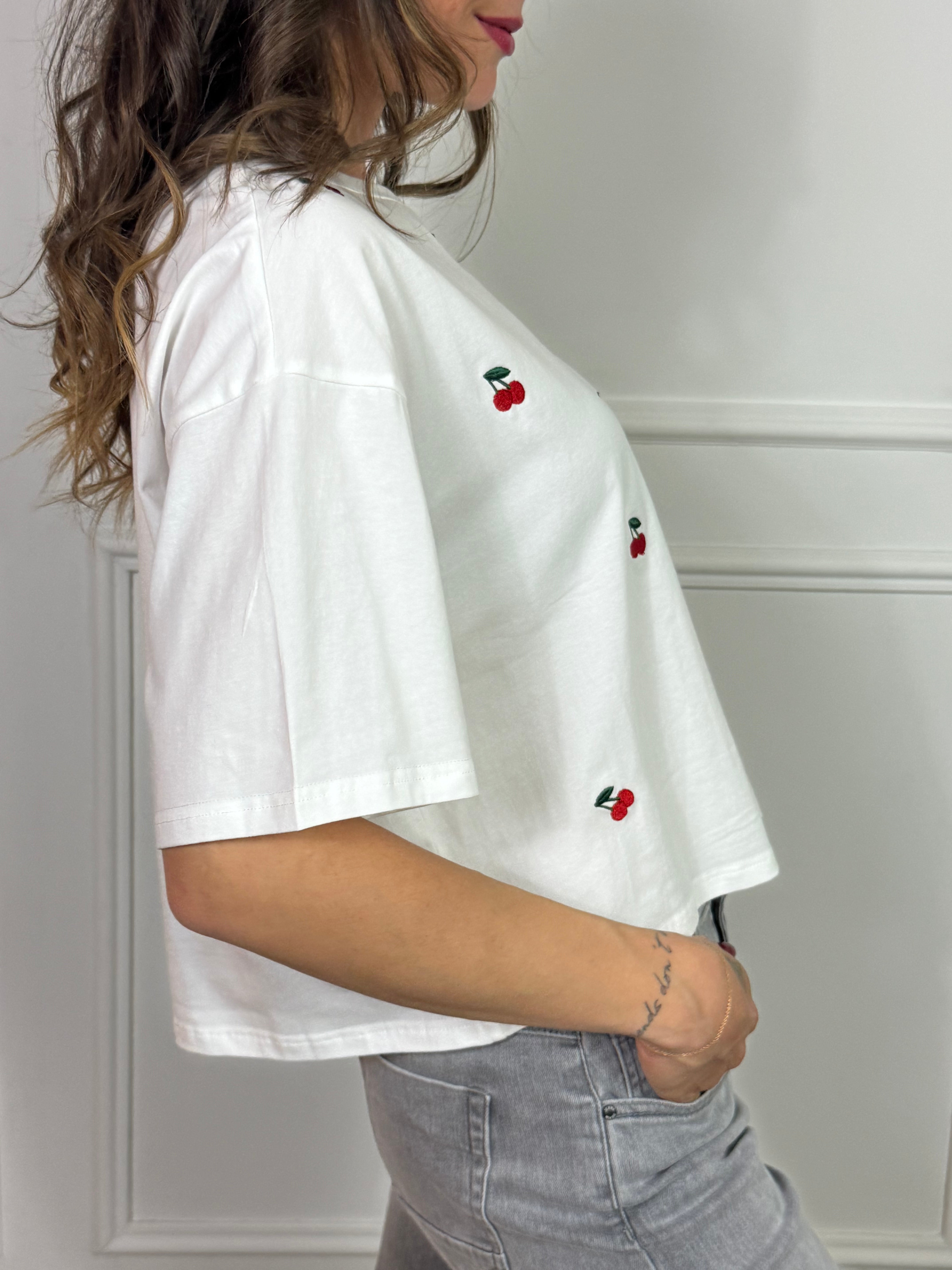 Maglia t-shirt SCATOLETTA You Decide RICAMI CILIEGIE
