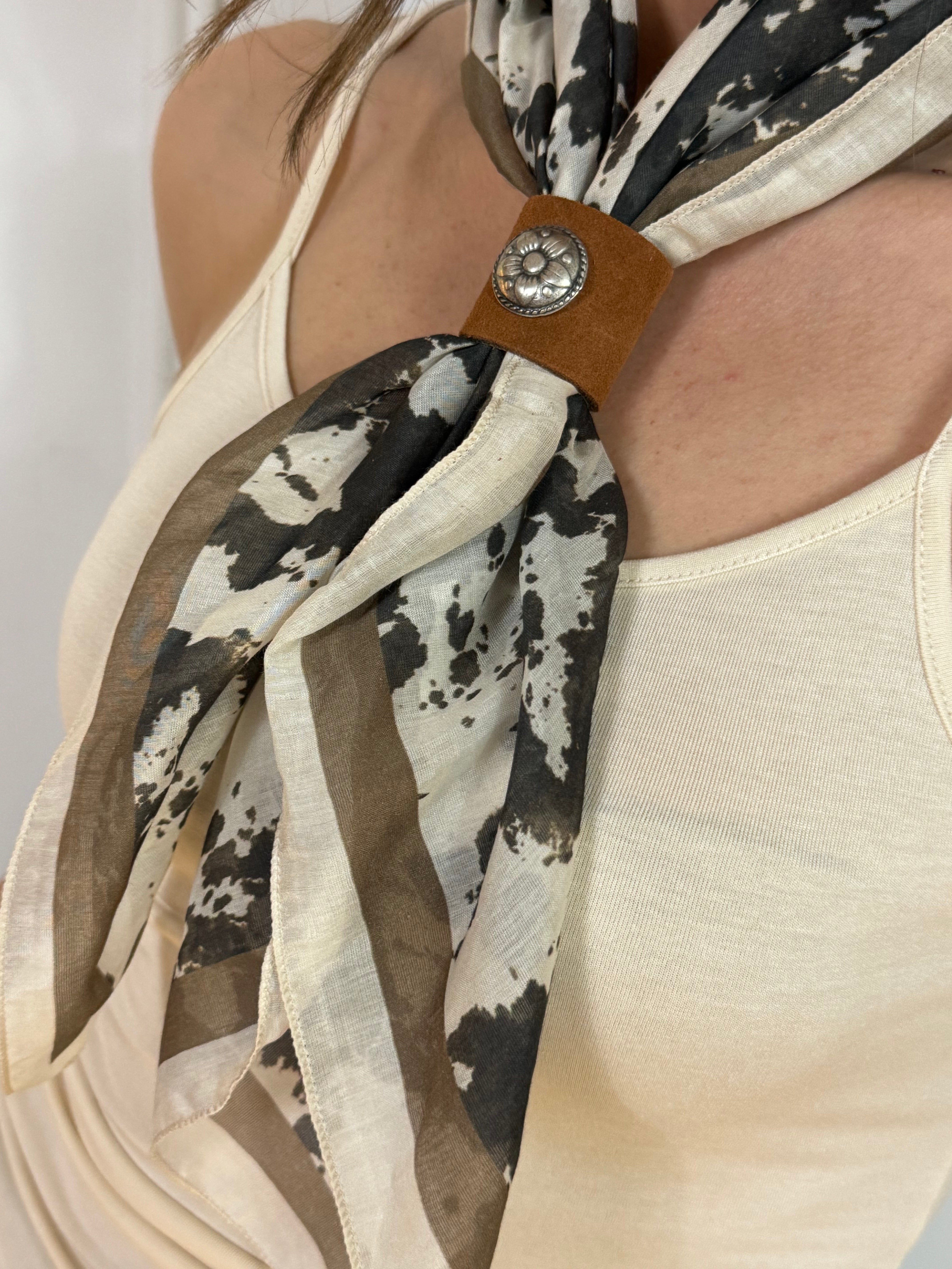 Anello fermafoulard Susy Mix in cuoio con dettaglio METALLICO