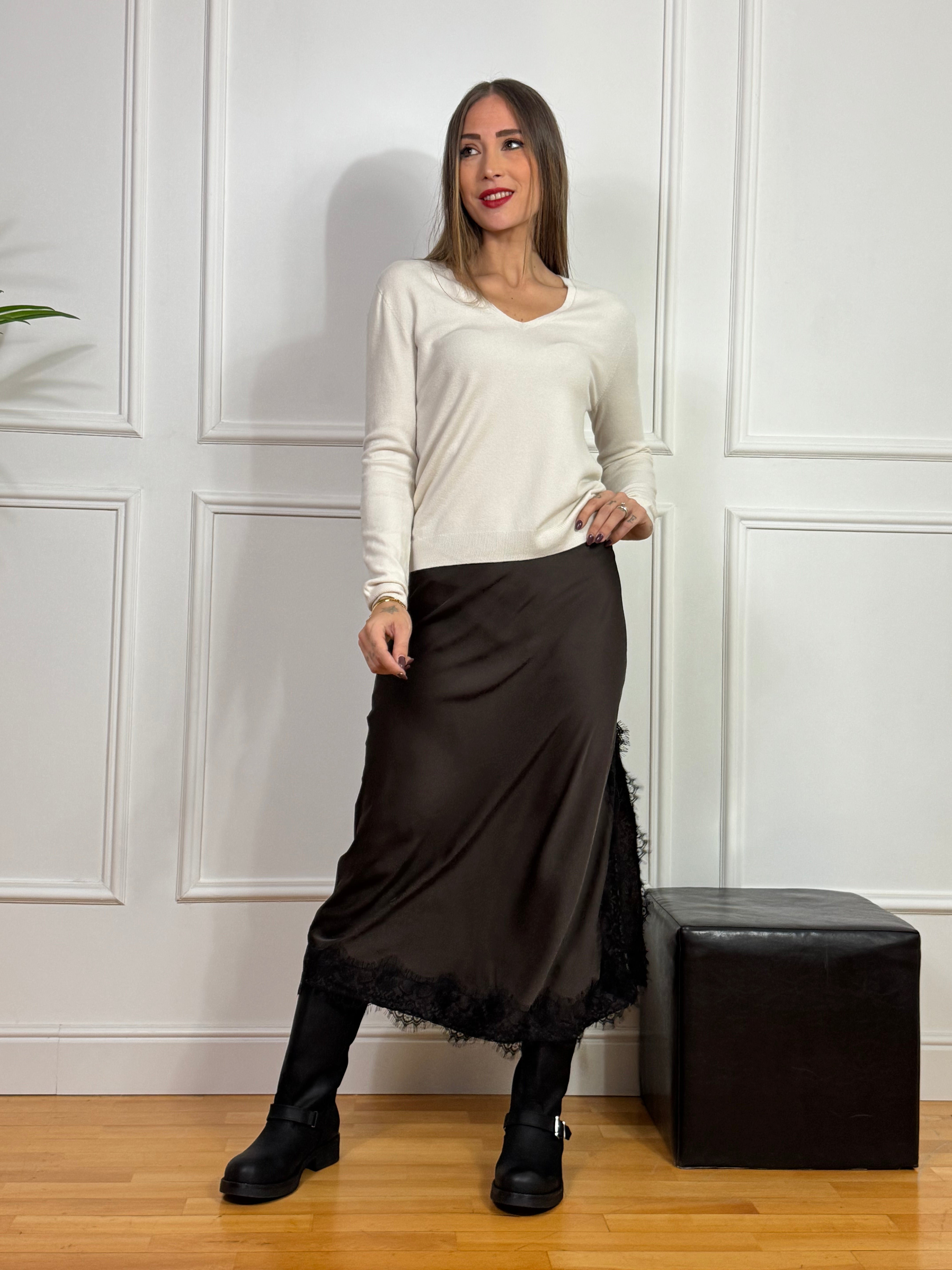 GONNA longuette in raso Kikisix con dettagli in pizzo