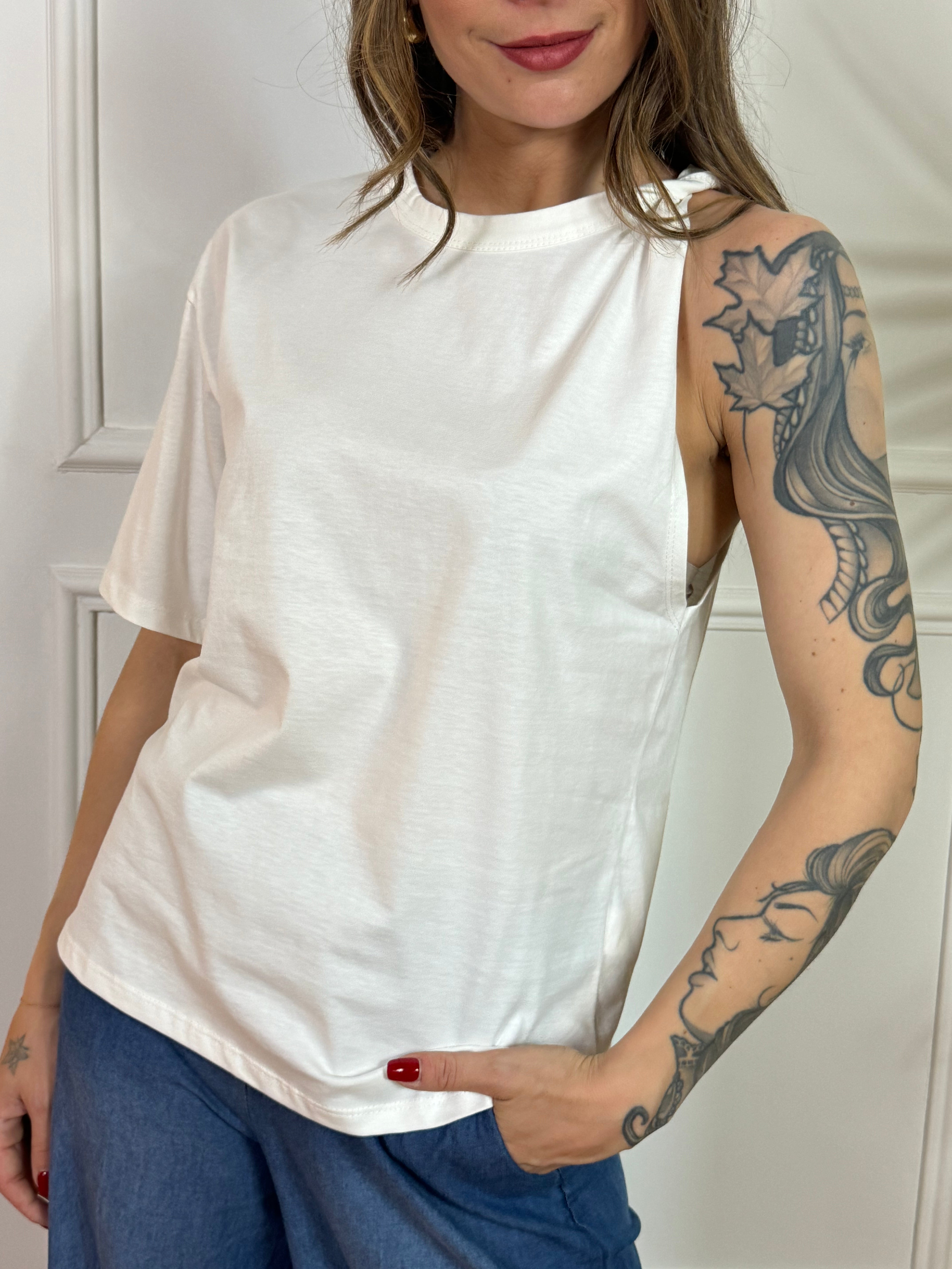 Maglia in cotone Susy Mix manica corta monospalla attorcigliata