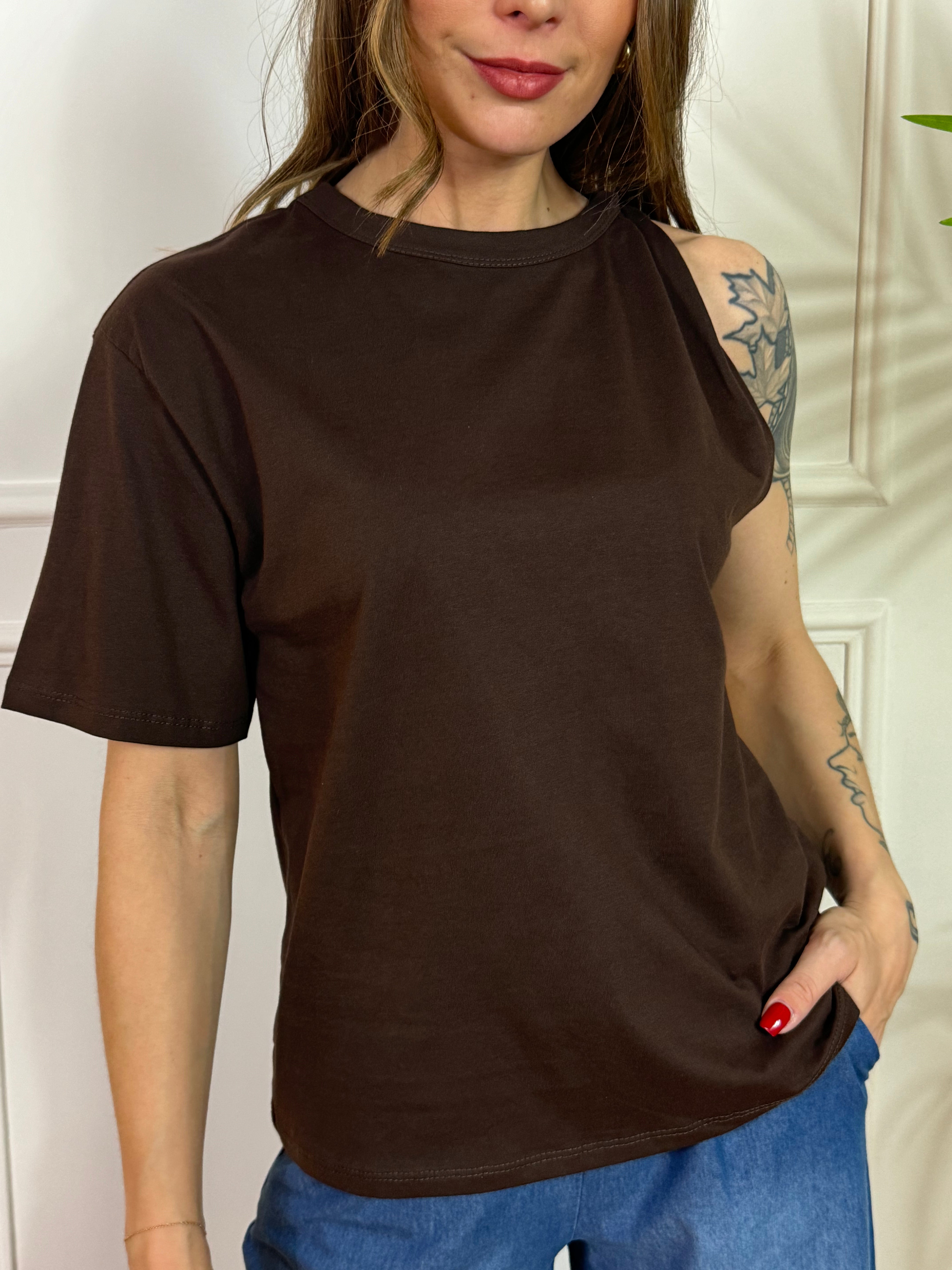 Maglia in cotone Susy Mix manica corta monospalla attorcigliata