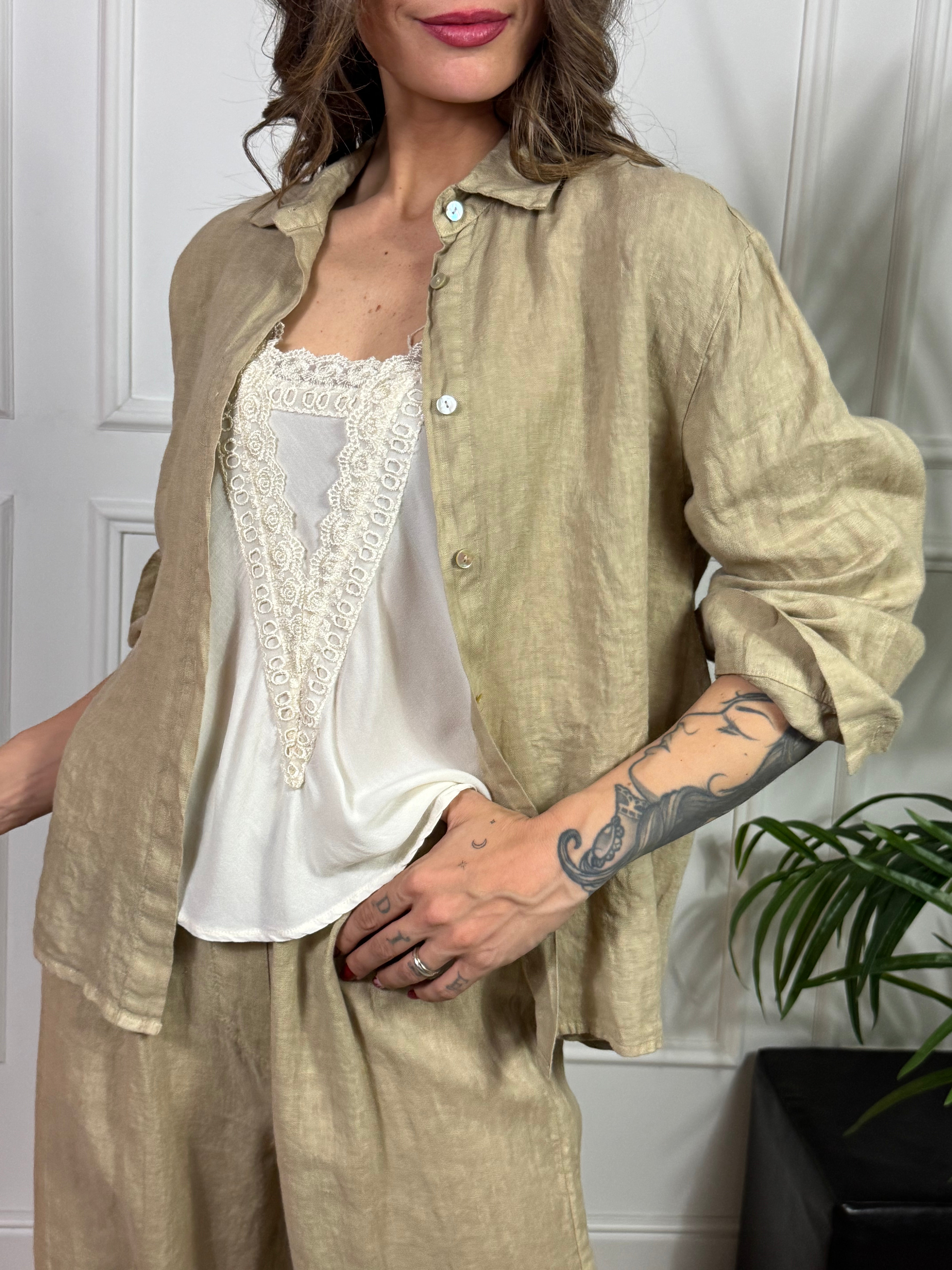 Camicia in lino KONTATTO
