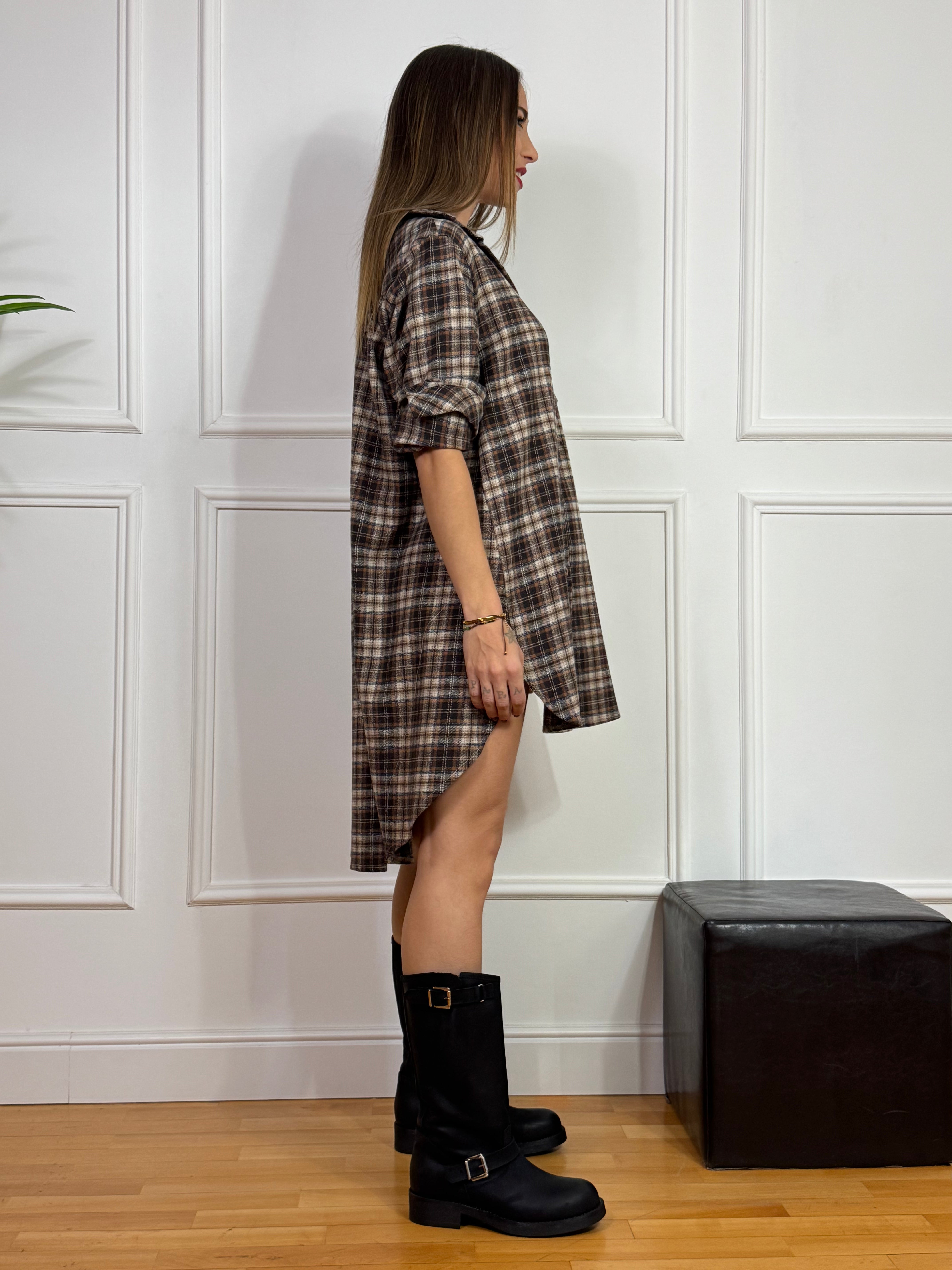 Abito chemisier corto / Camicia oversize Kikisix scozzese con patch