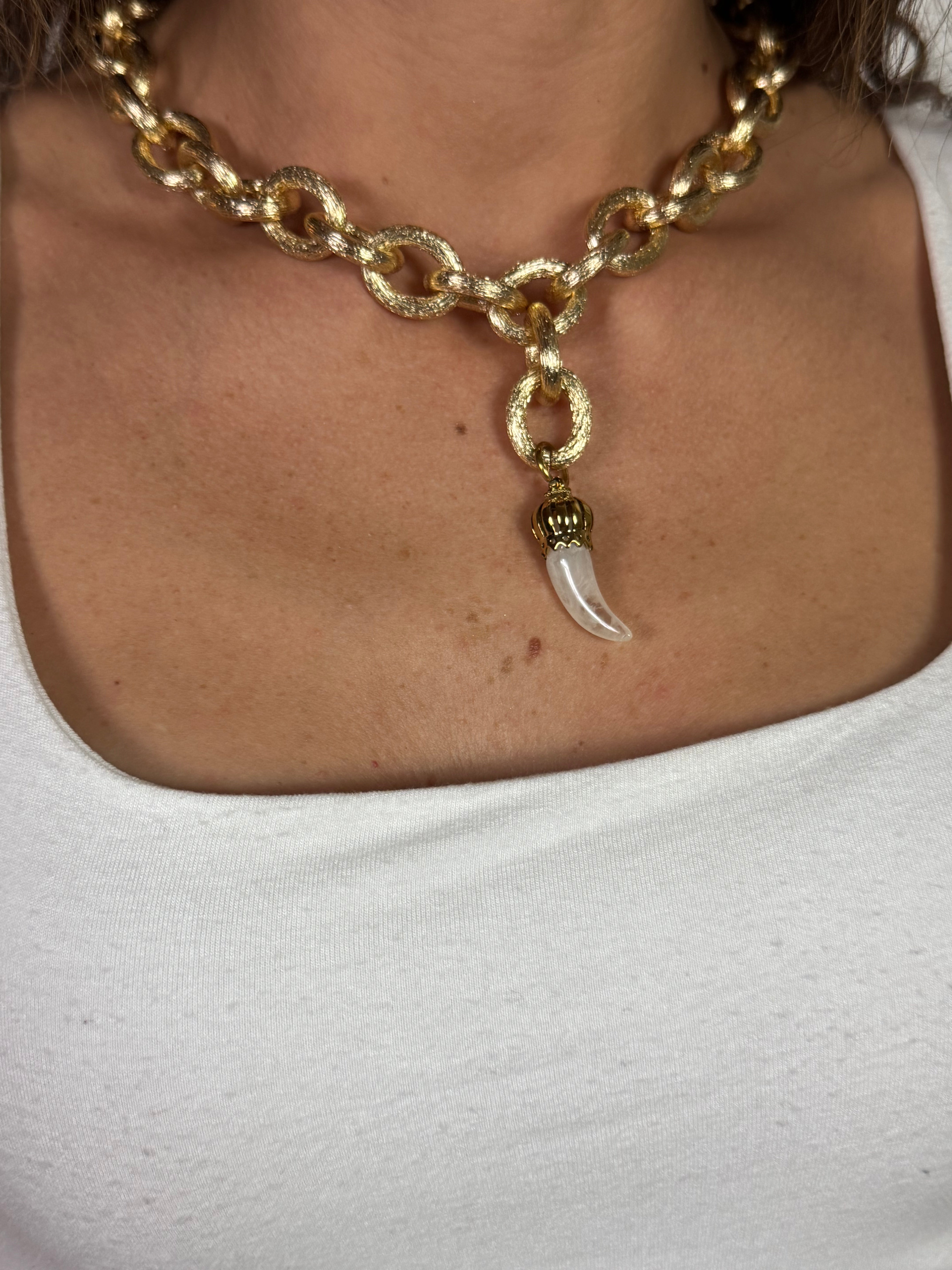 Collana Momi CATENA GROSSA ZIGRINATA - CORNO - PANNA