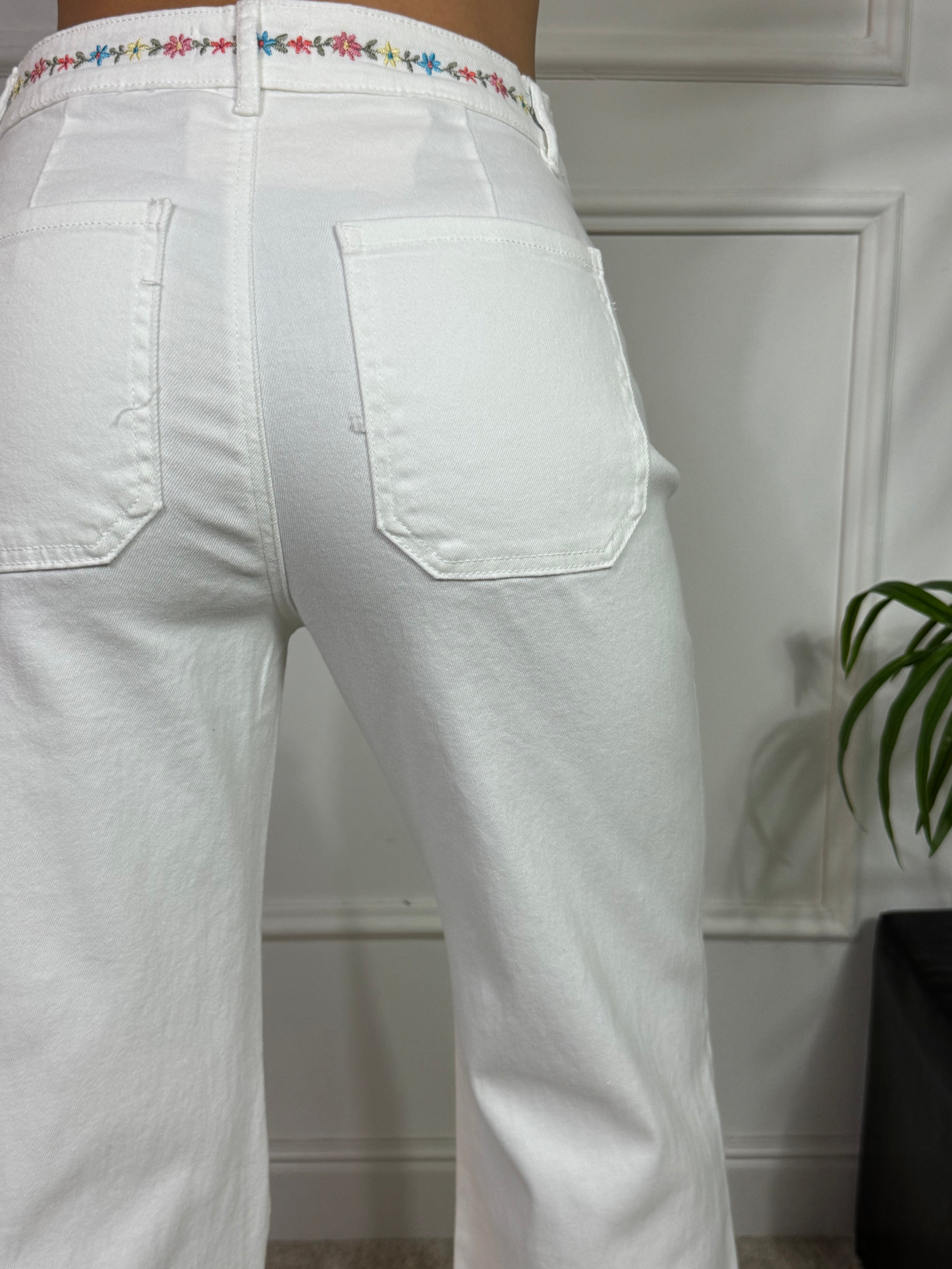 Pantalone jeans BIANCO FLARED Kontatto RICAMI FIORELLINI E TASCHE