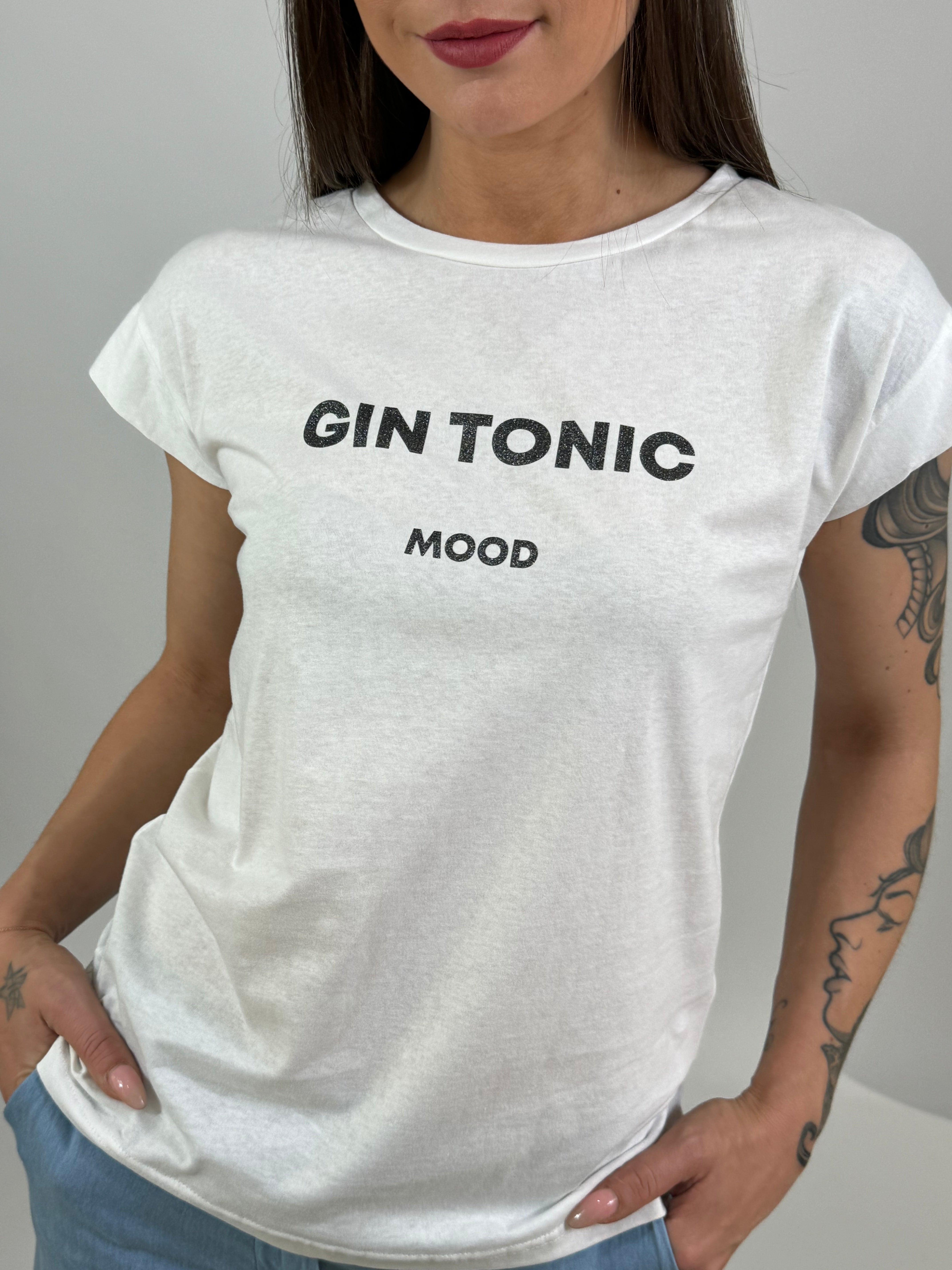 T-shirt con scritta Kikisix GIN TONIC