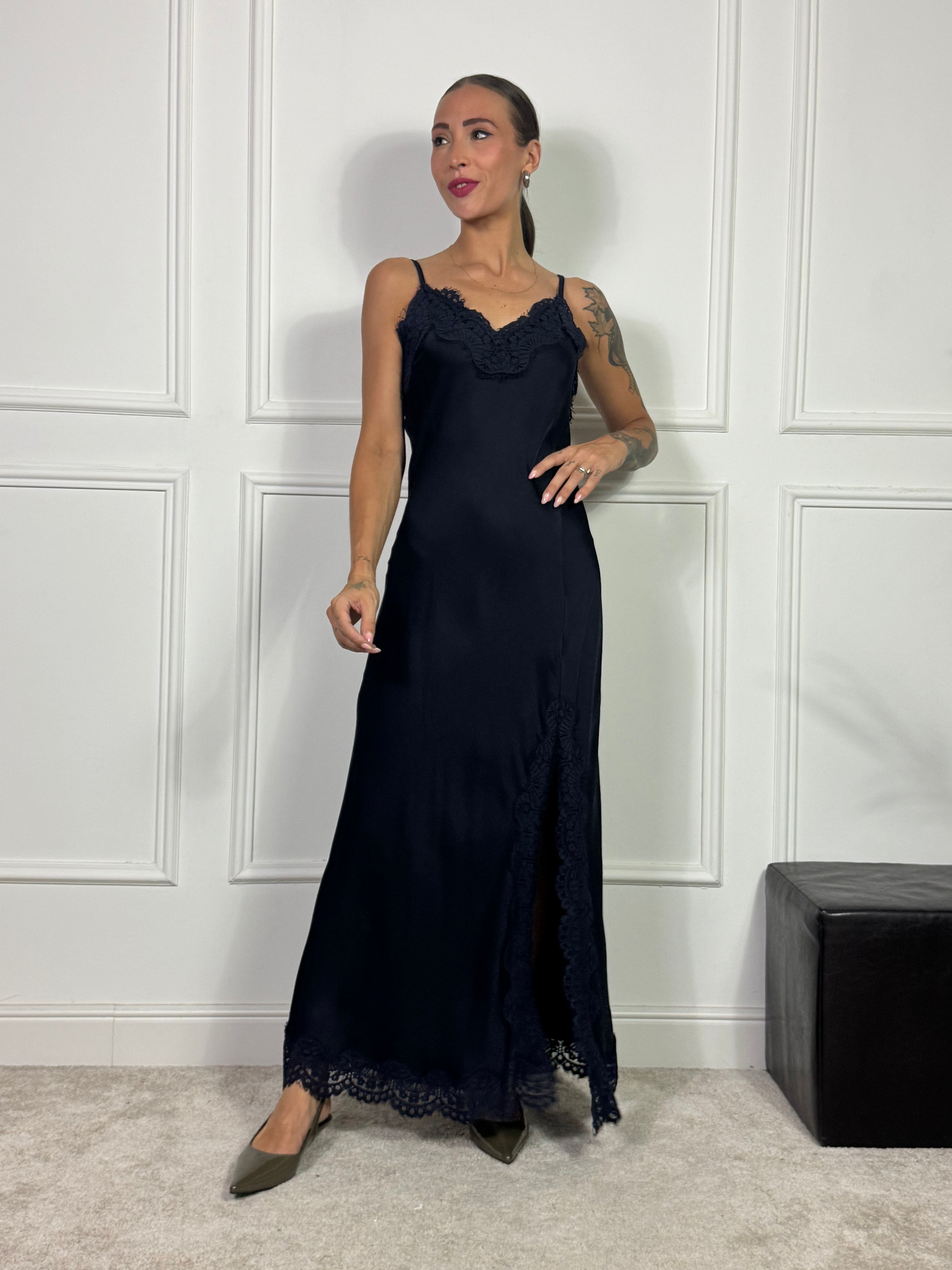 Abito lungo sottoveste Victoria ILMH con inserti pizzo e spacco