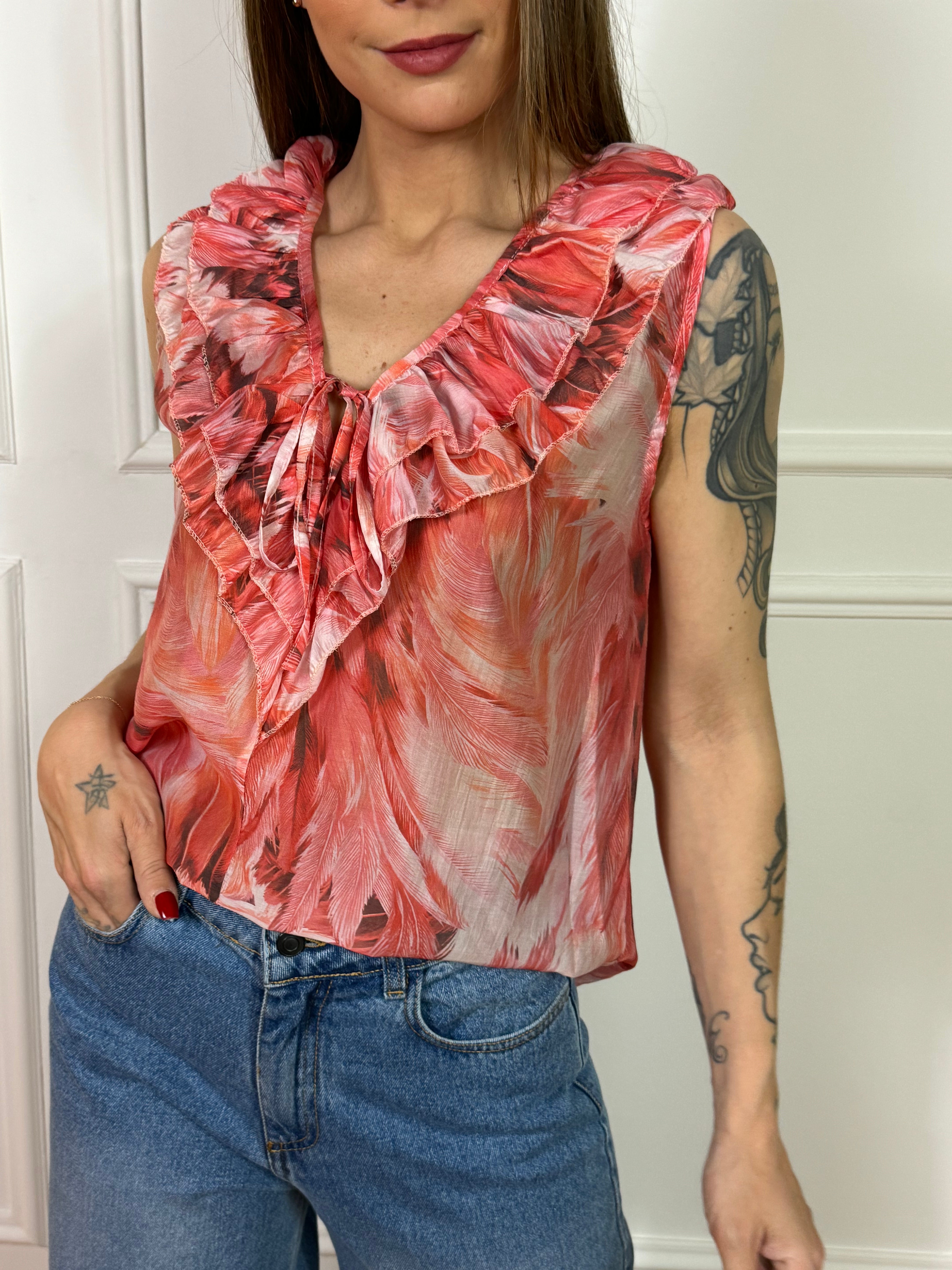 Top smanicato Kikisix con scollo volant FANTASIA PIUME ROSSO-ROSA