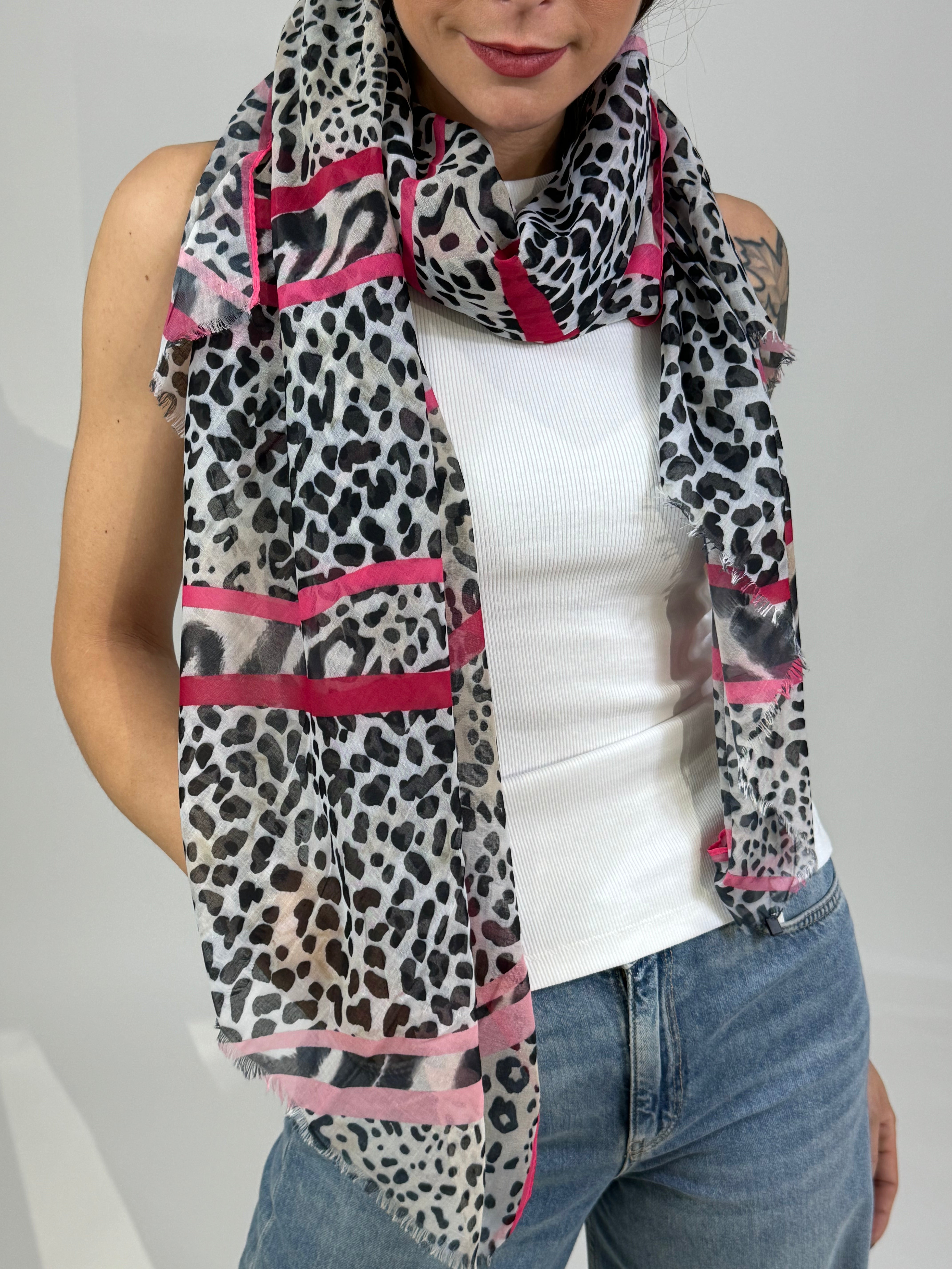 Foulard in viscosa Susy Mix LEOPARDATA CON BORDO COLORATO