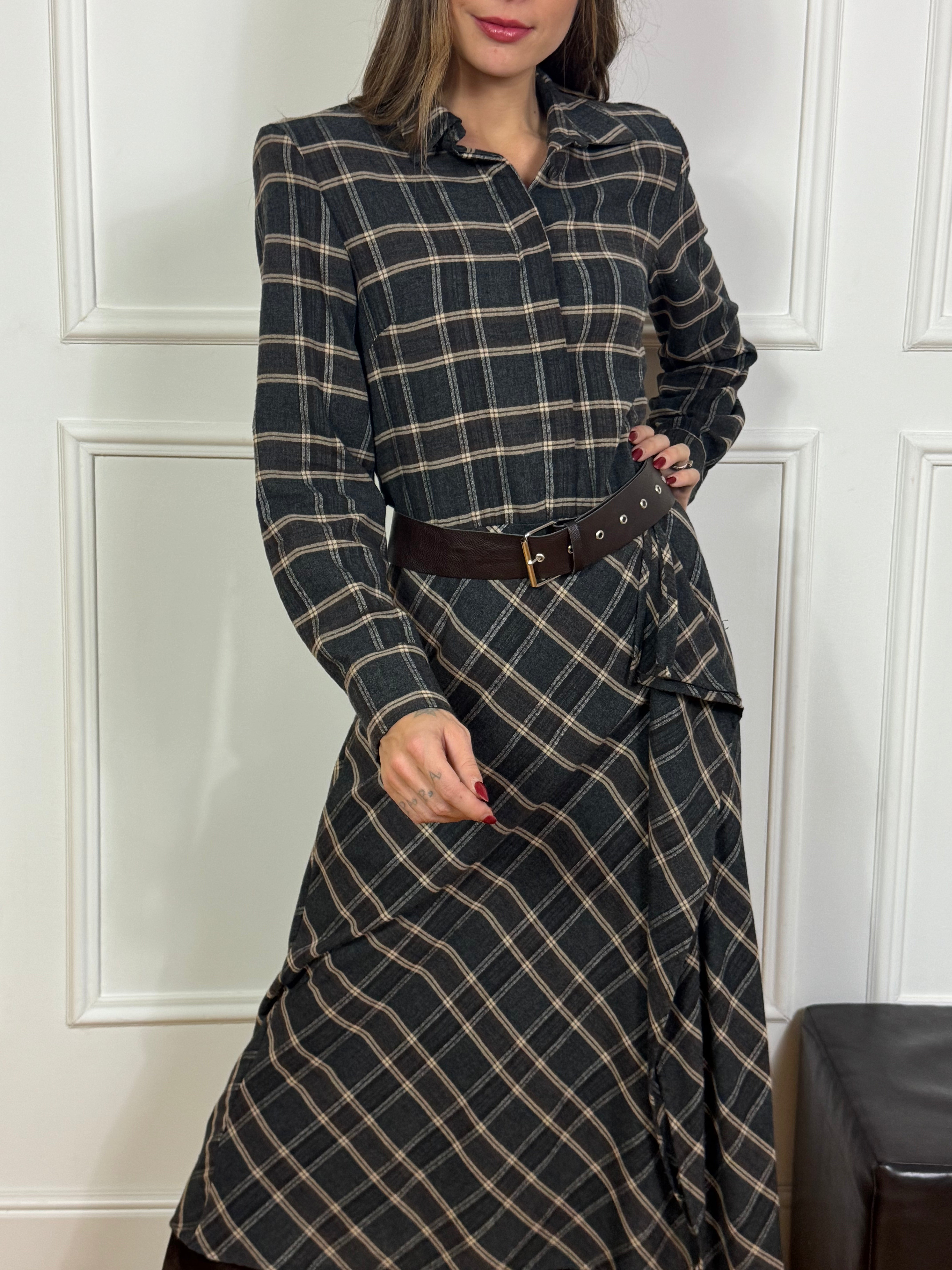 Abito lungo Tensione In scozzese con gonna volant