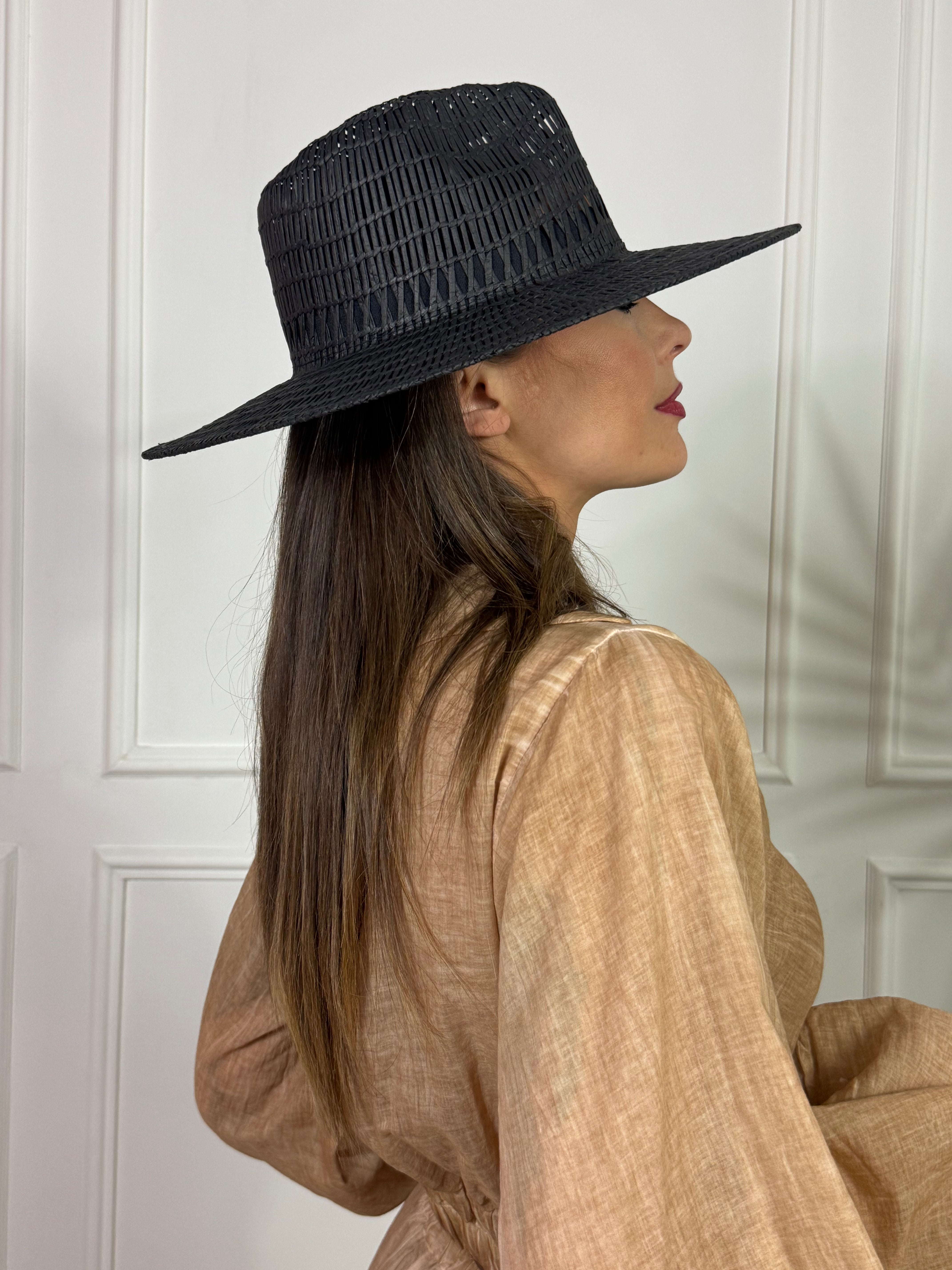 Cappello tesa larga Susy Mix lavorazione traforata