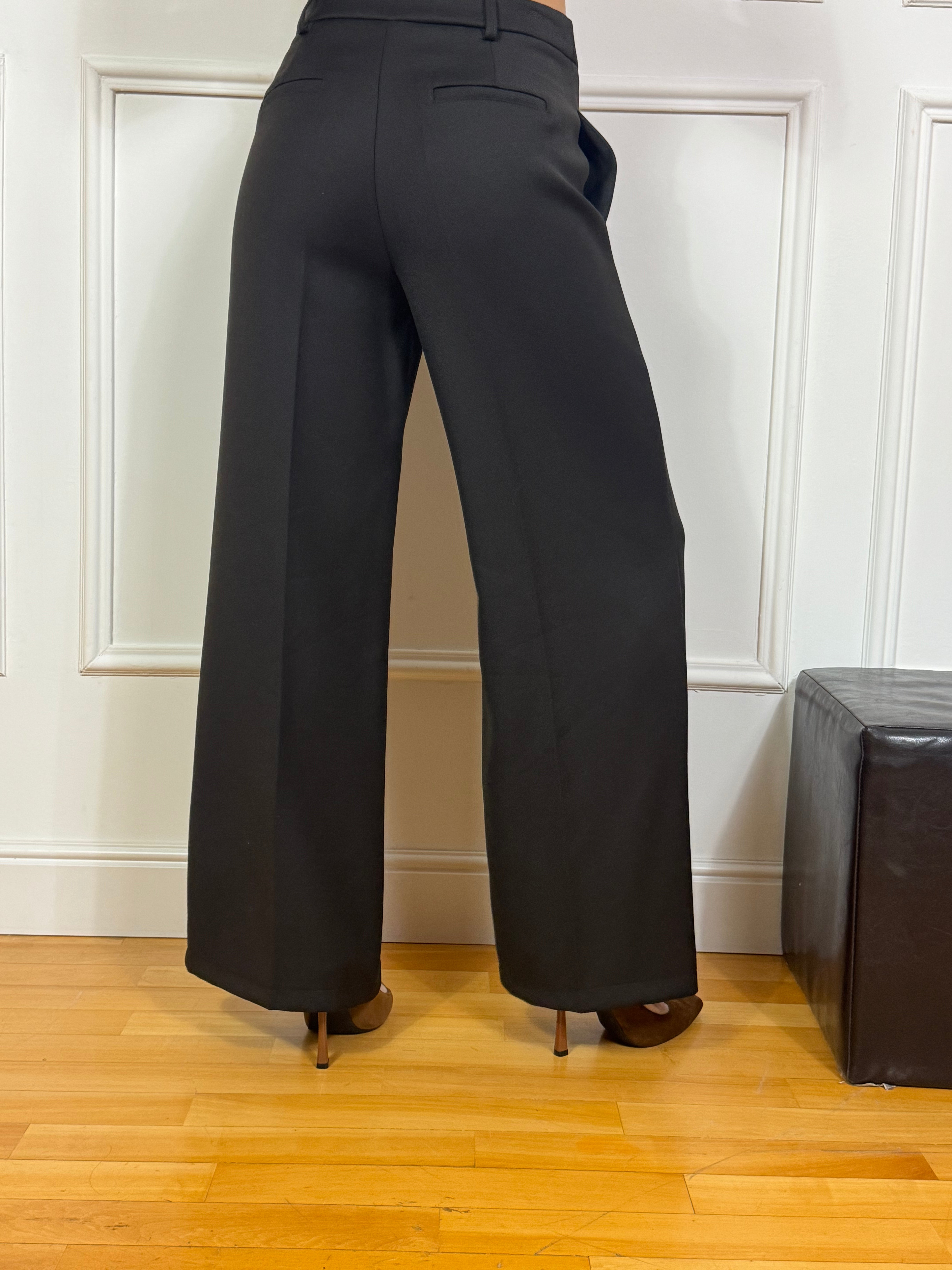 Pantalone Tensione In ampio con bottone