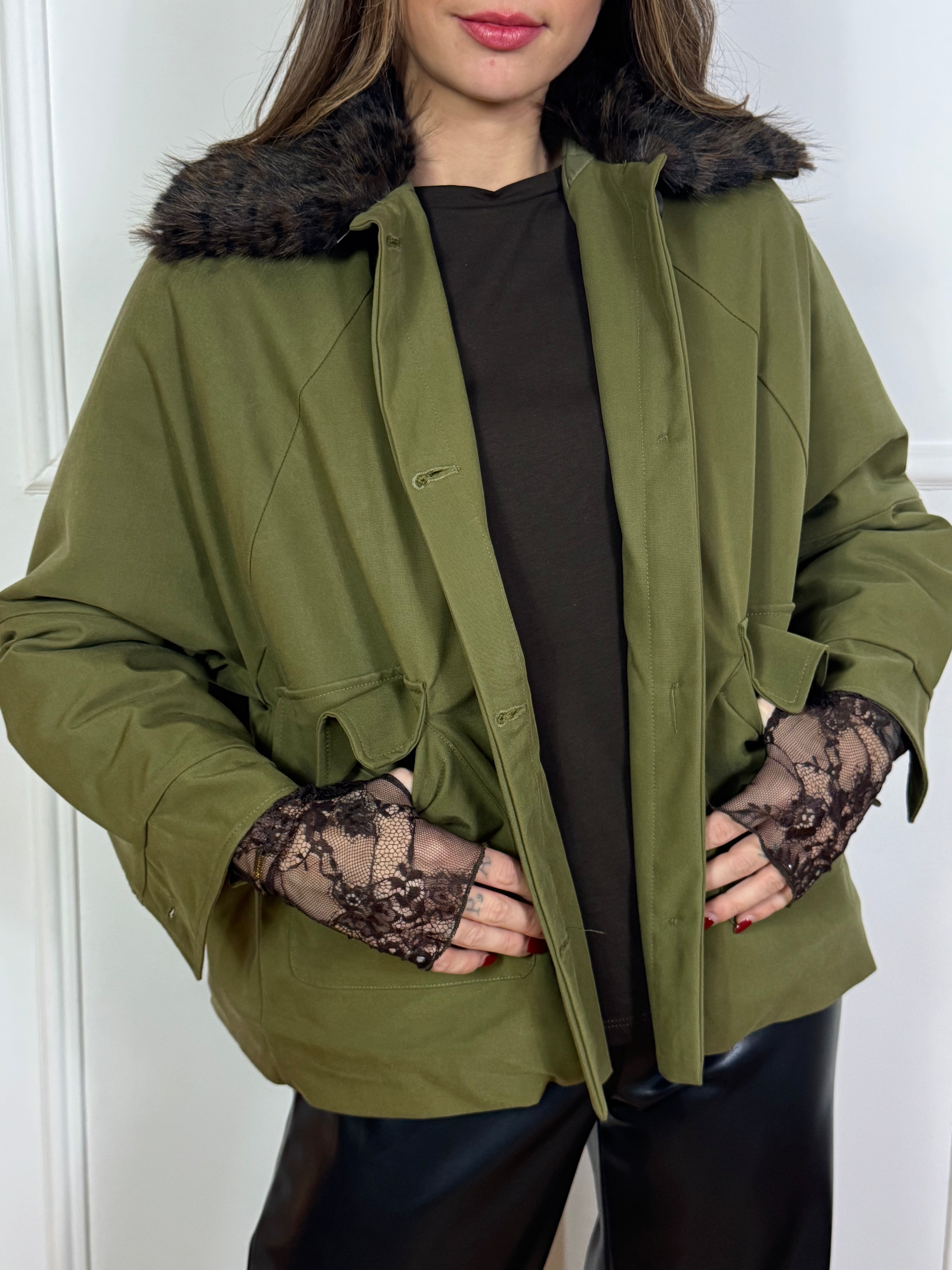 Giacca Tensione In con colletto in ecopelliccia