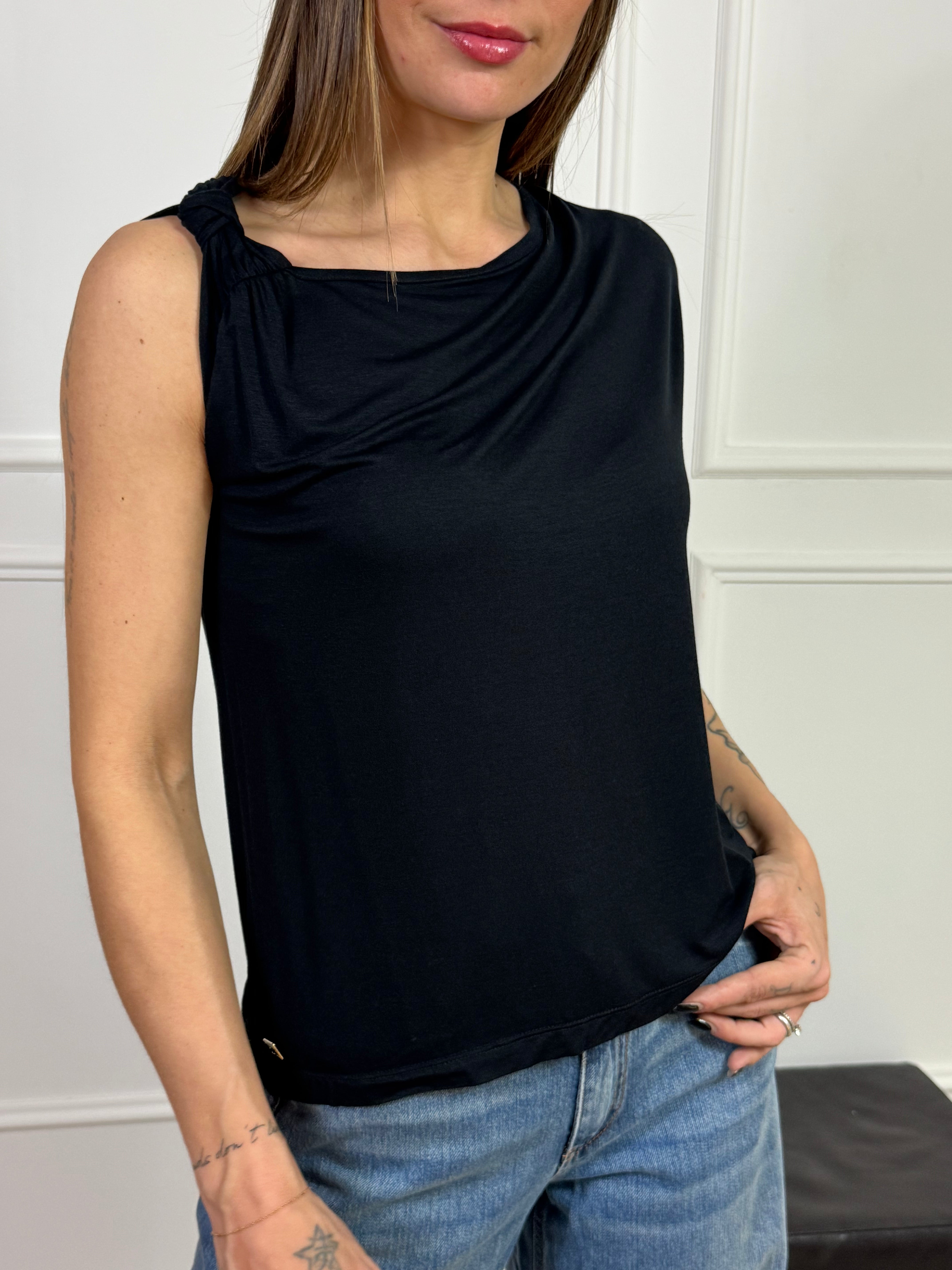 T-SHIRT CON NODO Manila Grace
