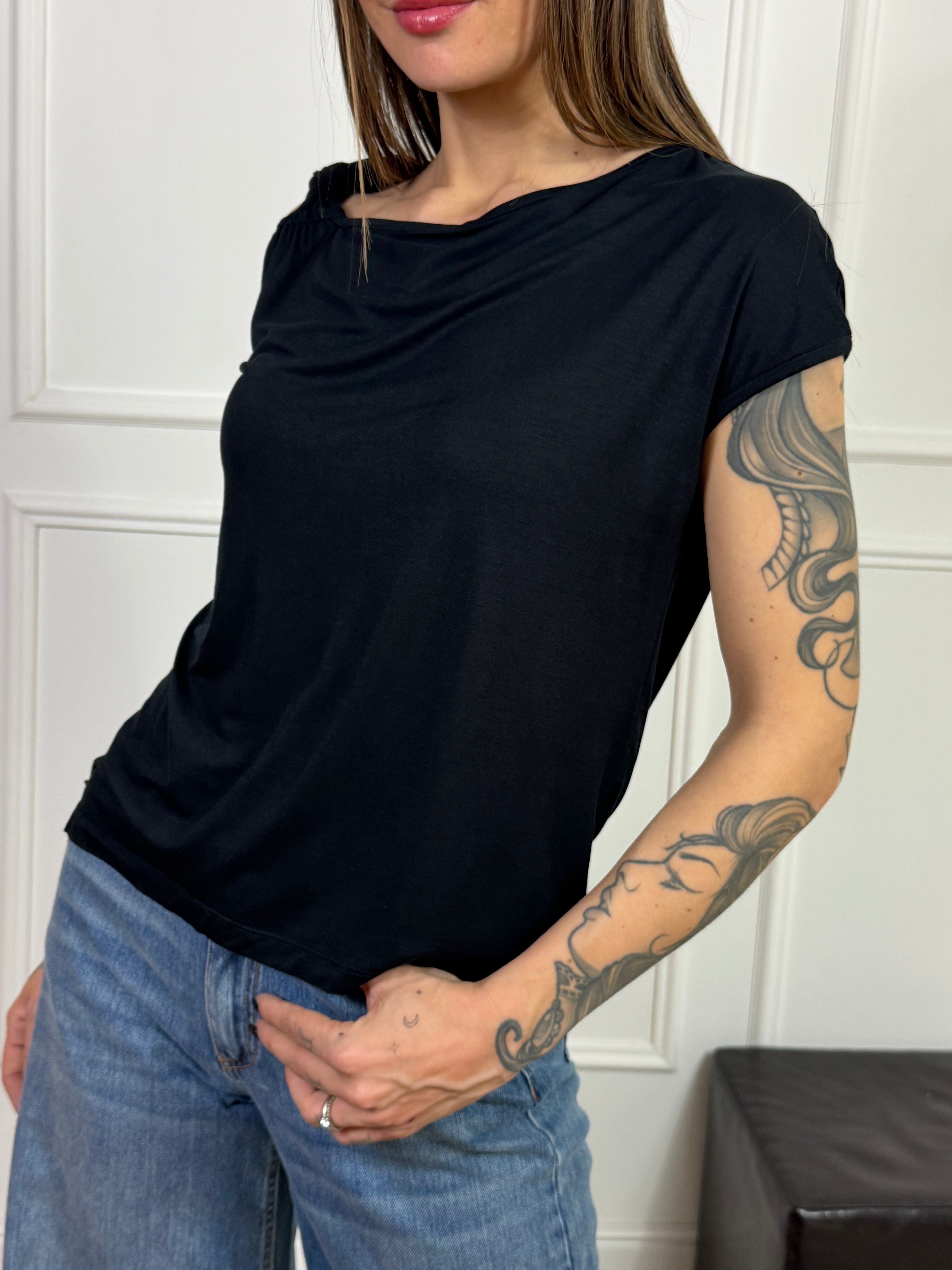 T-SHIRT CON NODO Manila Grace