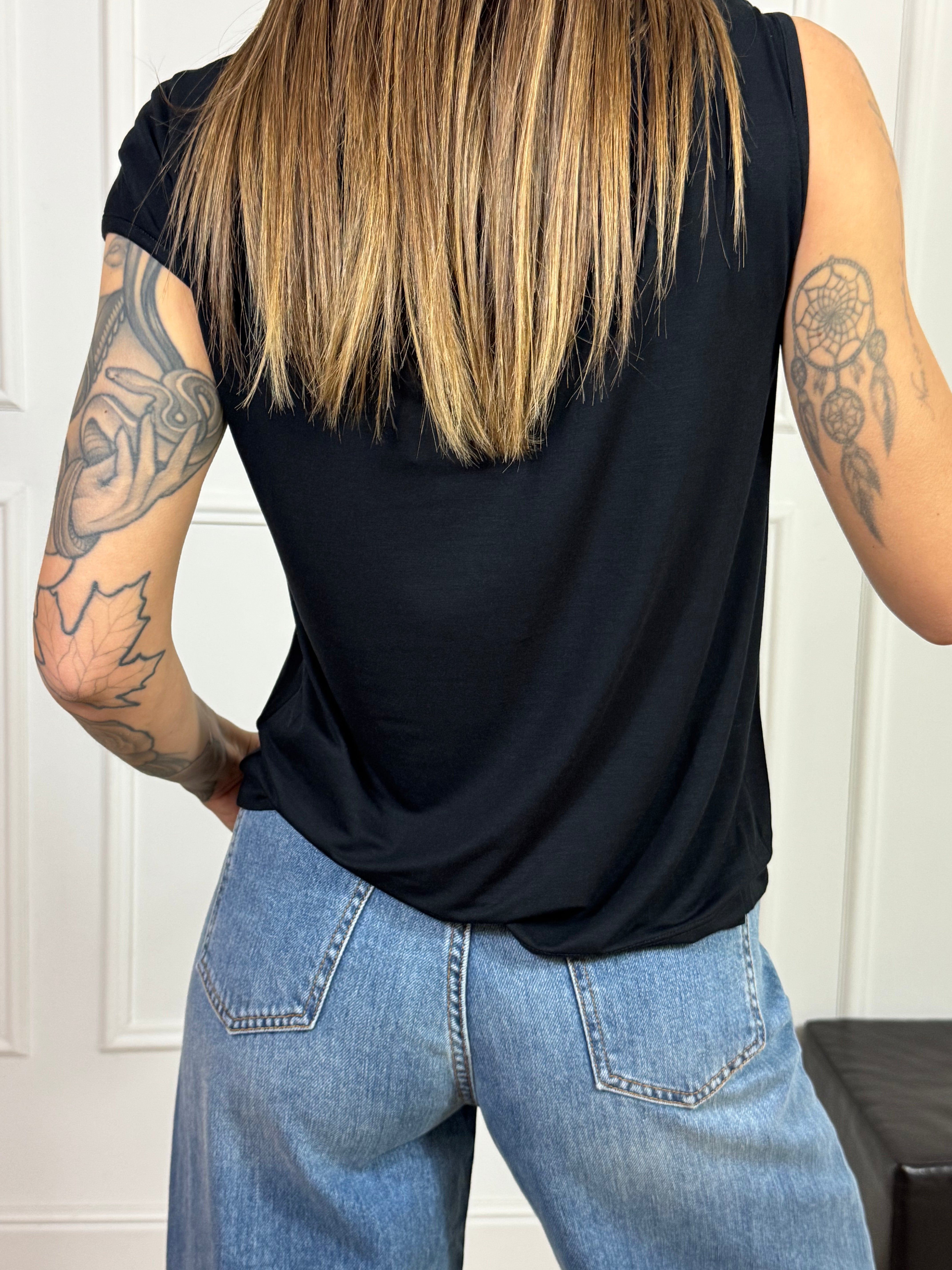 T-SHIRT CON NODO Manila Grace