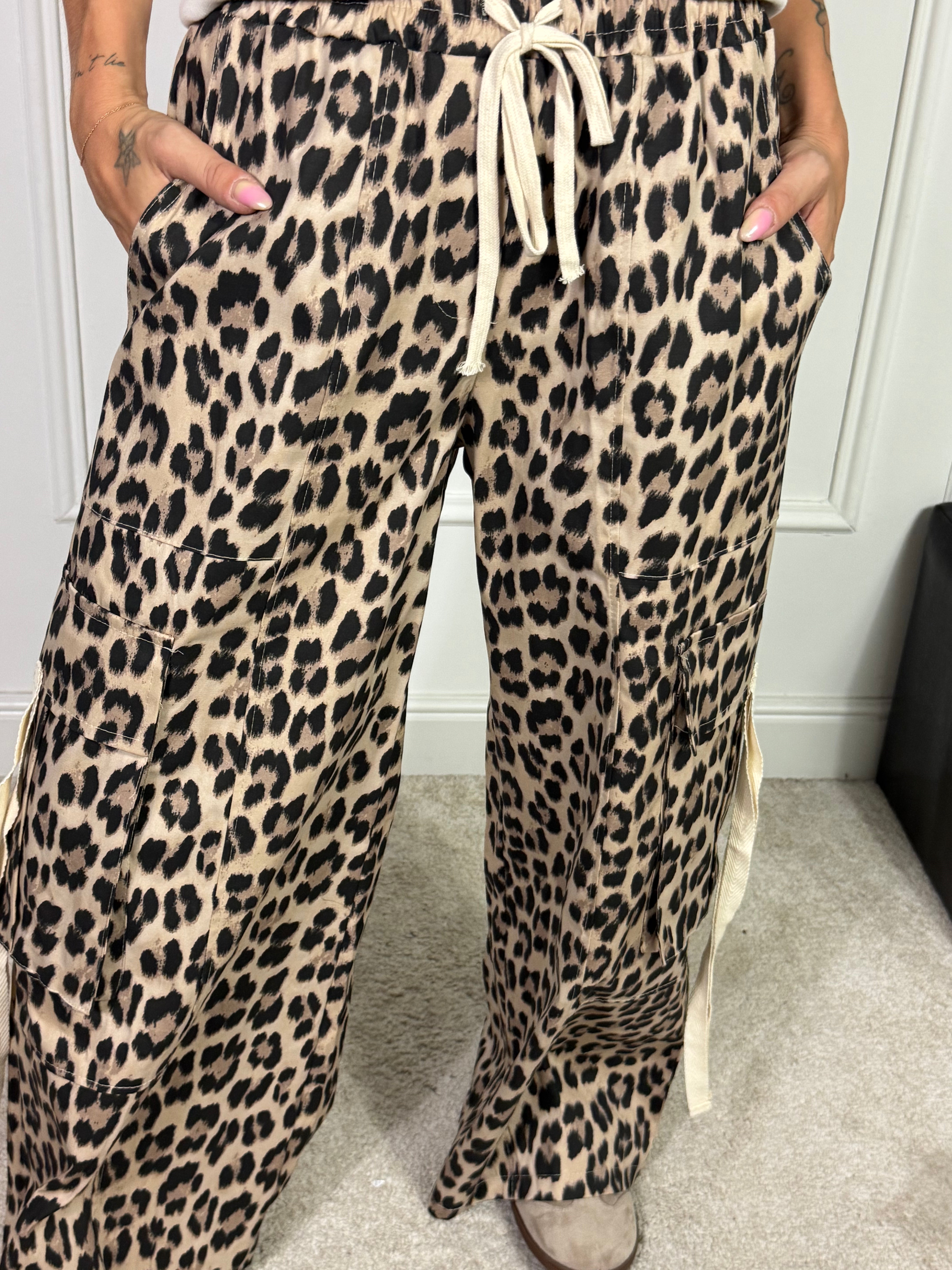 Pantalone AMPIO CARGO TELA COTONE Victoria ILMH LEOPARDATO CON TASCONI