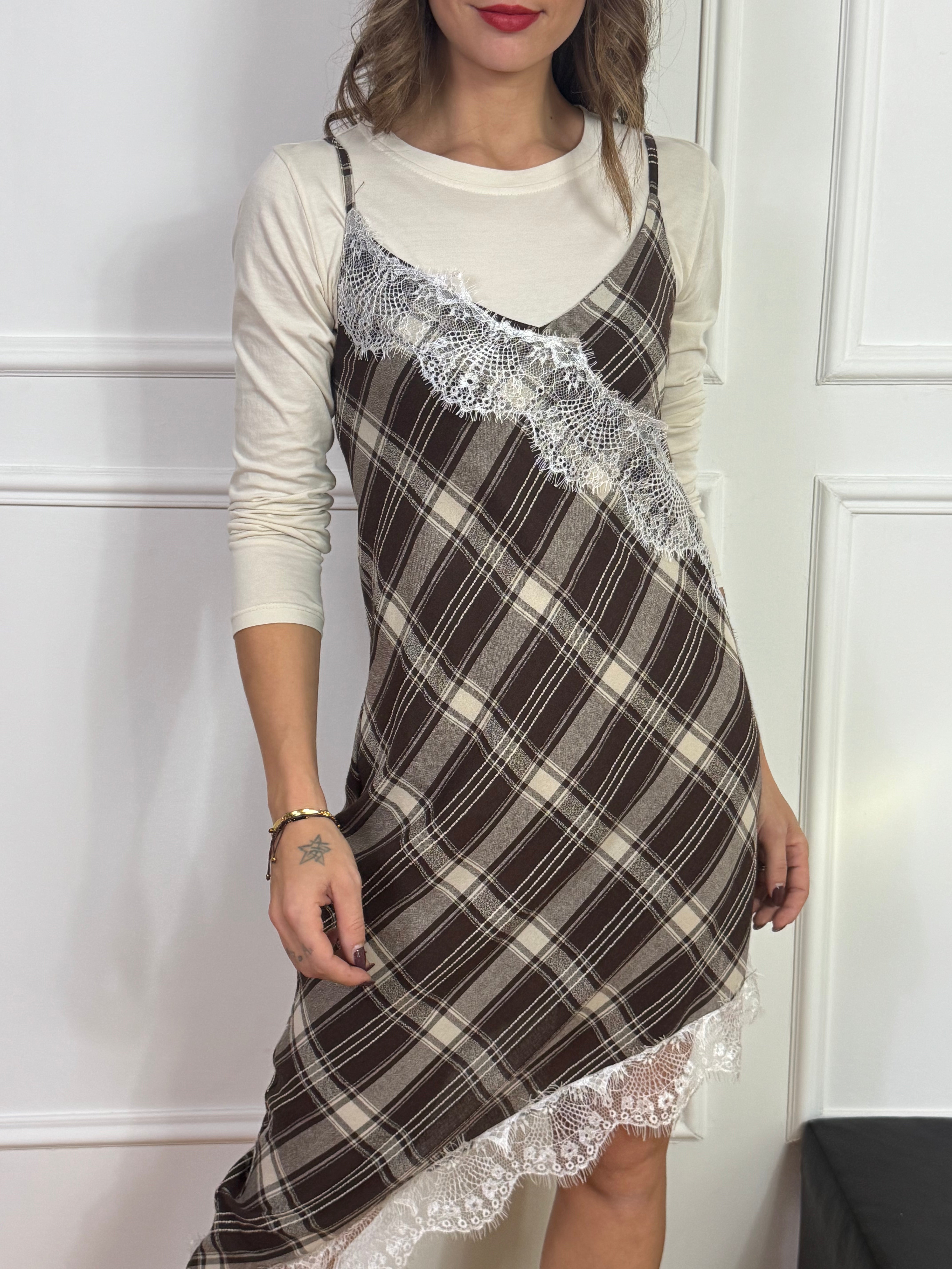 Abito corto asimmetrico  SUSY MIX fantasia SCOZZESE CON PIZZO