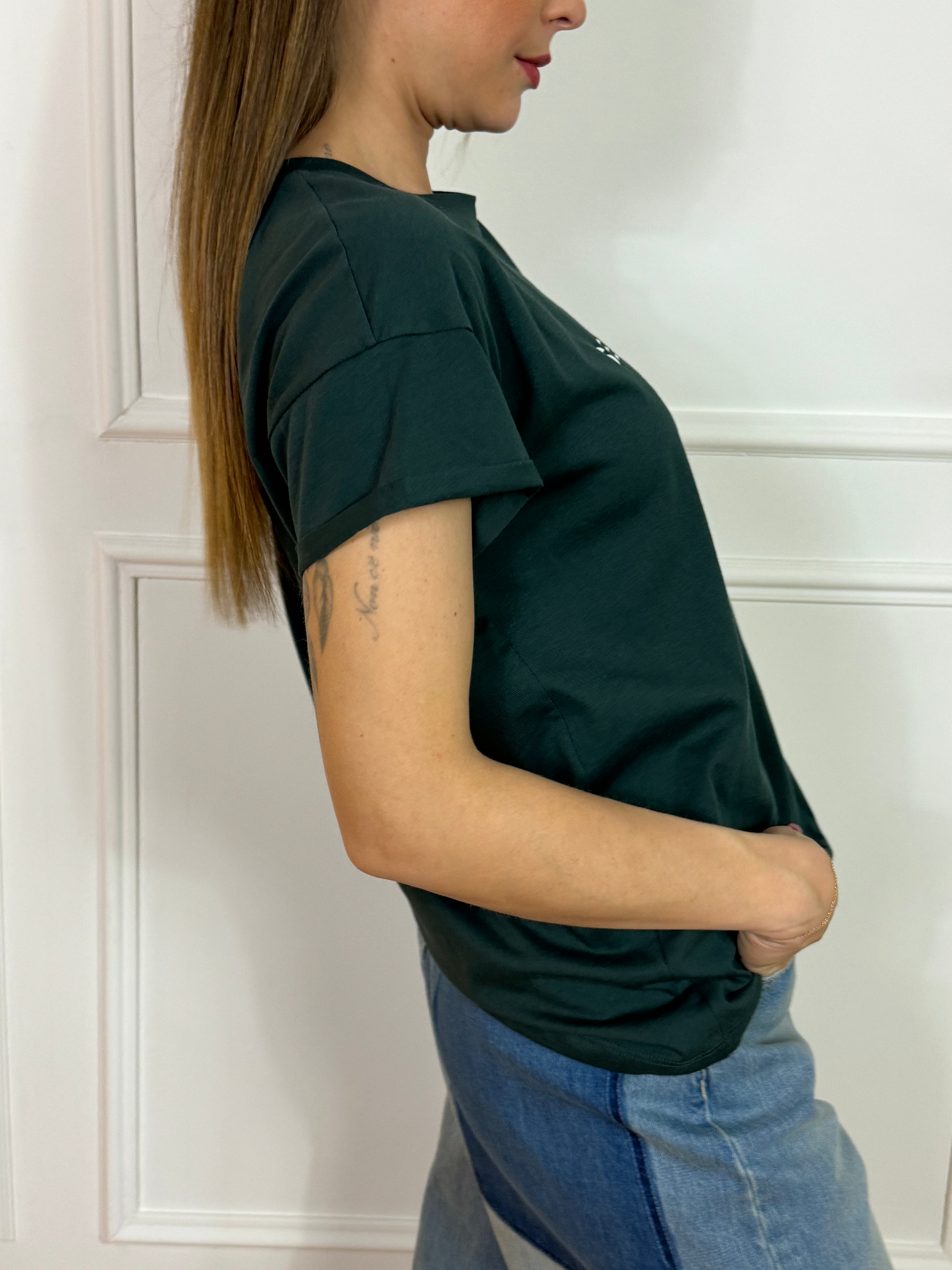 T-shirt Tensione In con scritta SENZA PENSIERI