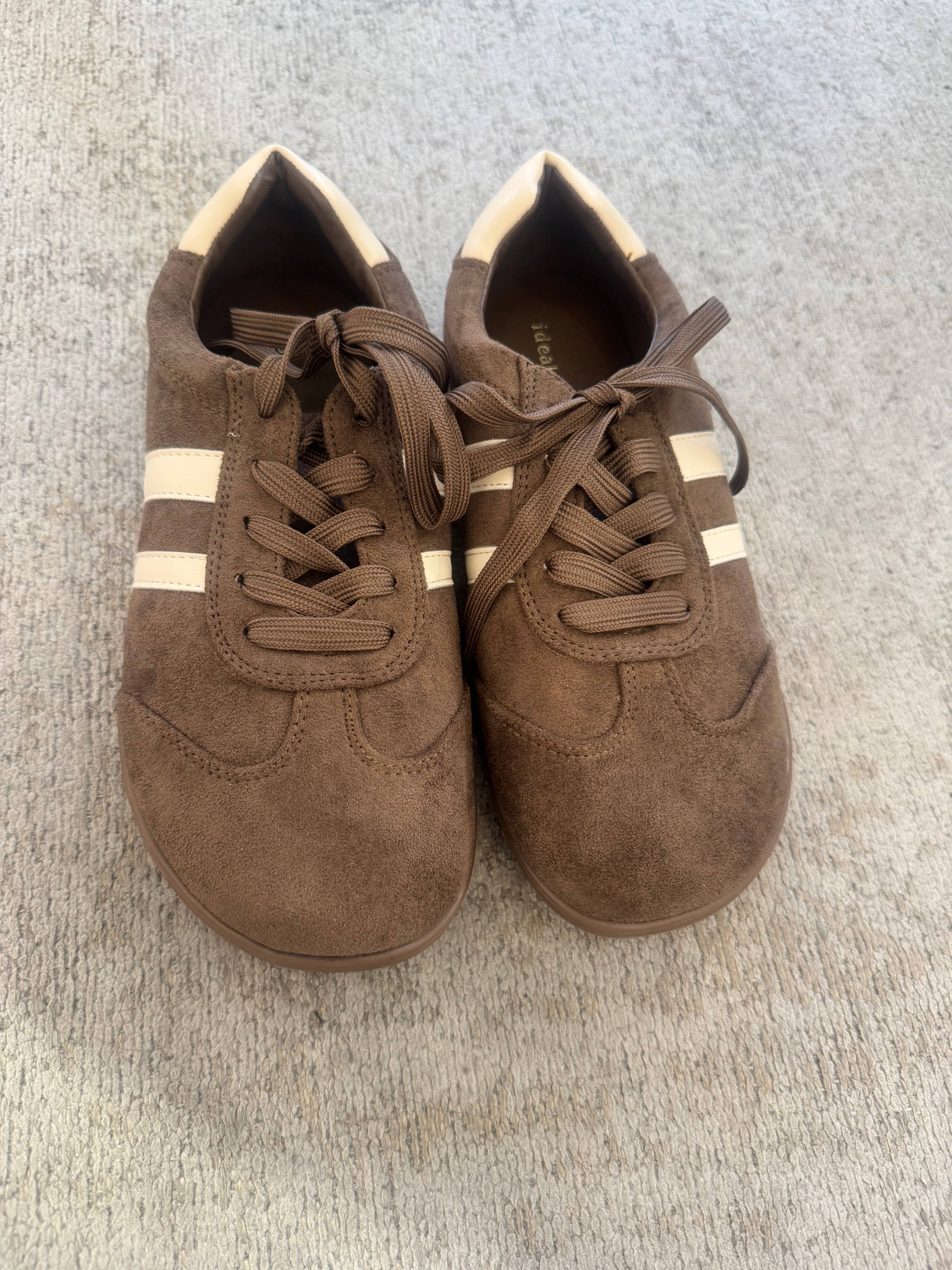 SNEAKERS BASSE PUNTA TONDA con BANDE LATERALI