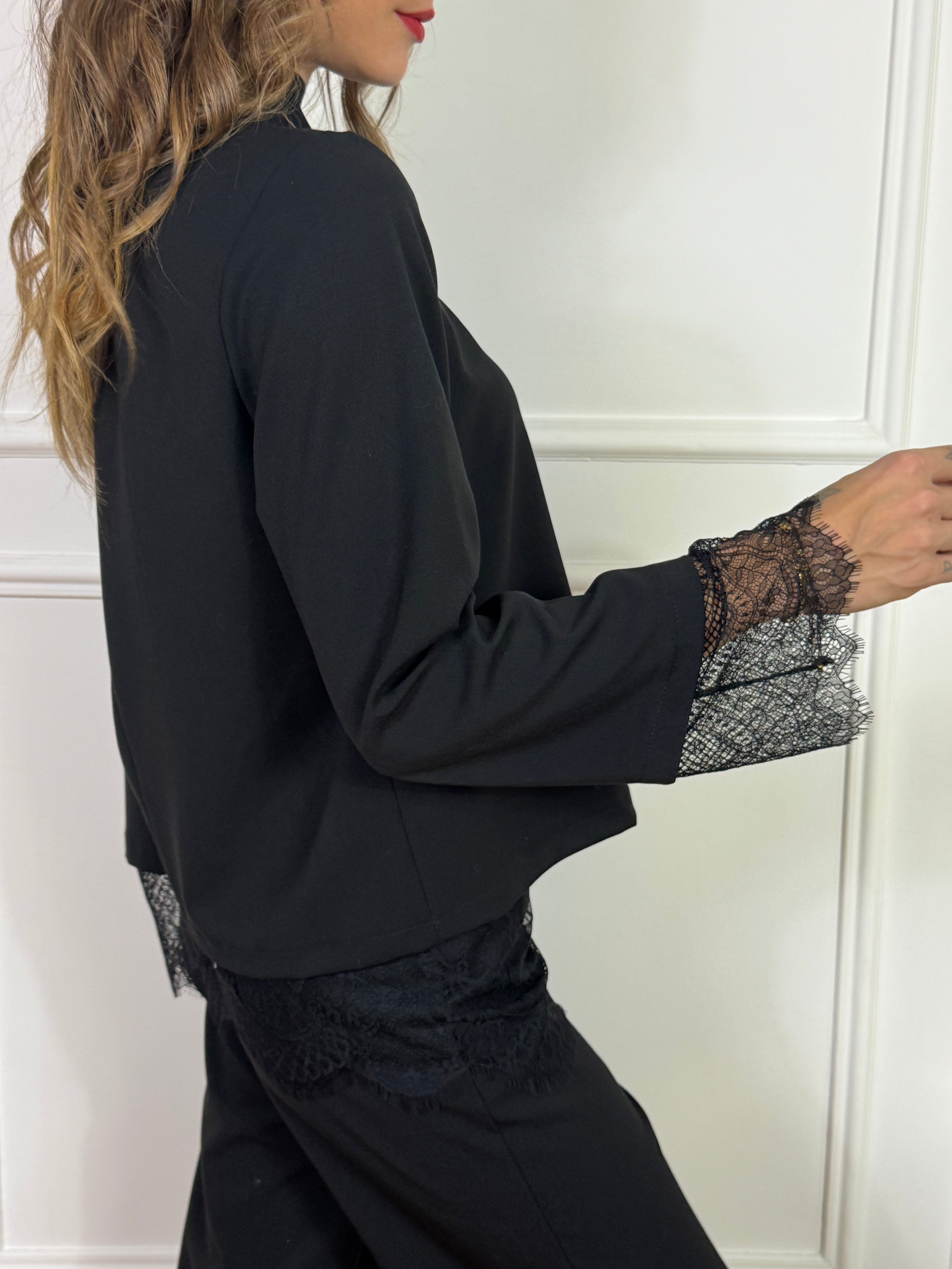 BLUSA COLLO CRATERE Susy Mix con POLSI IN PIZZO