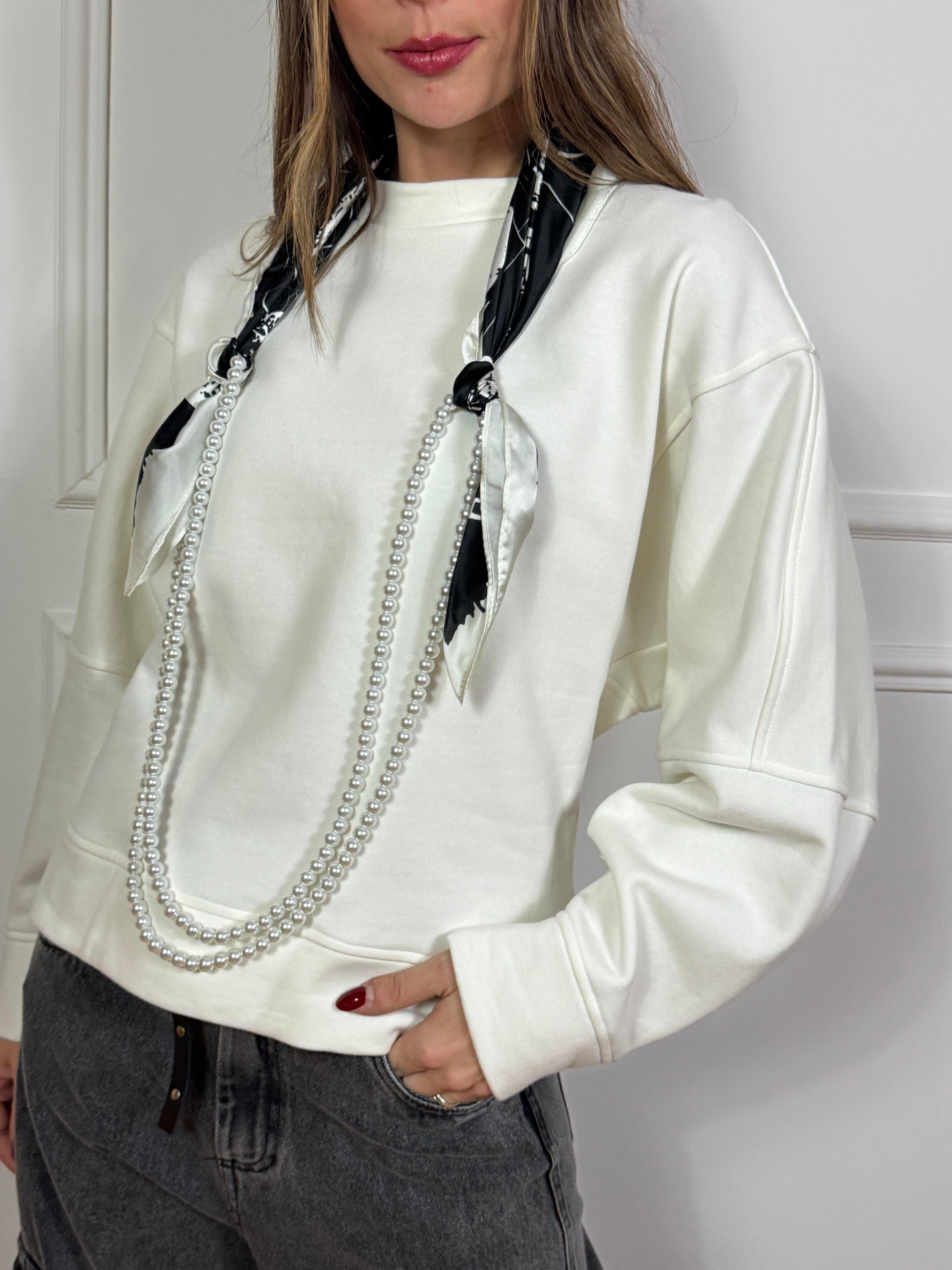 Felpa girocollo Tensione In con FOULARD E PERLE