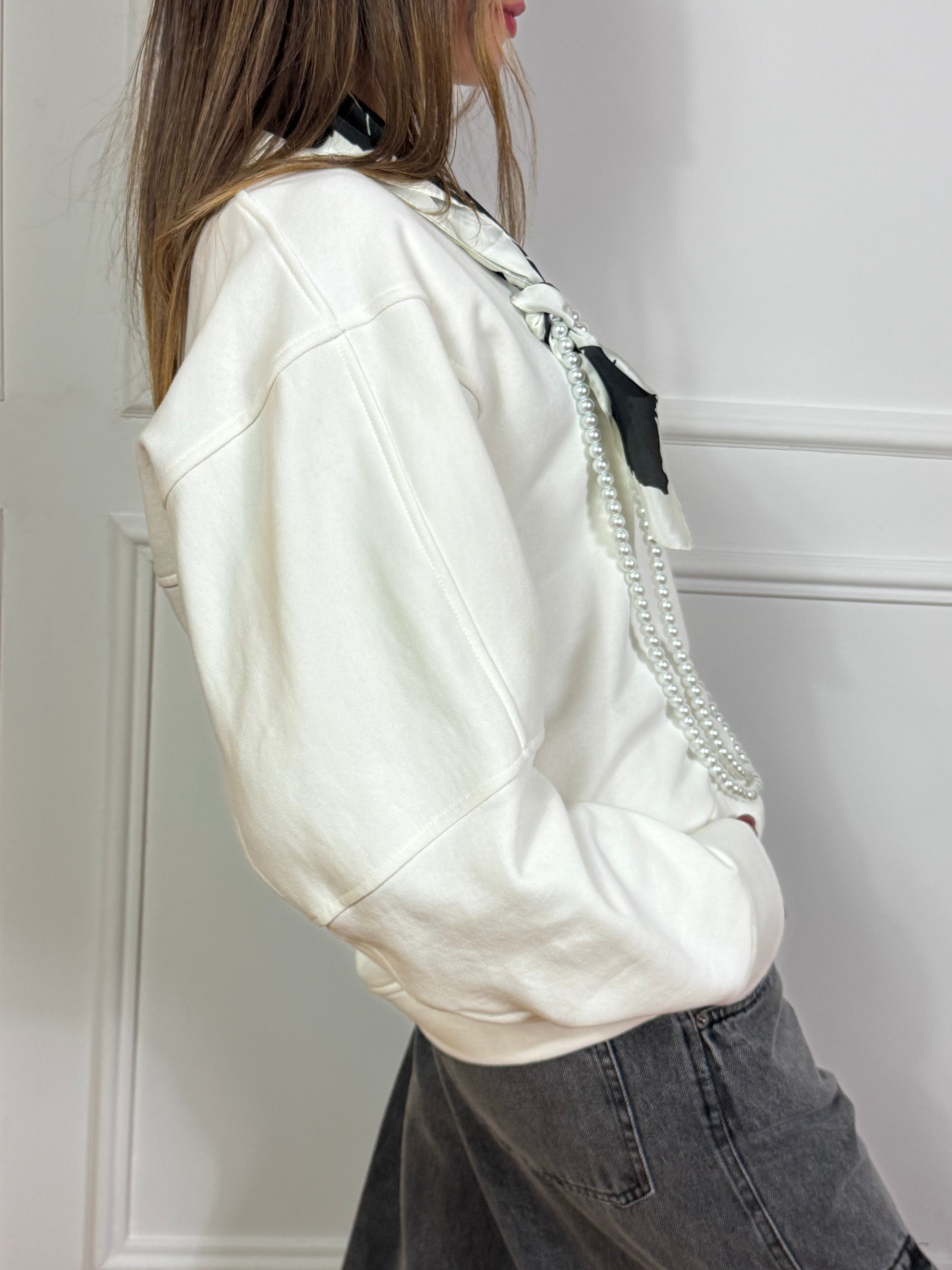 Felpa girocollo Tensione In con FOULARD E PERLE