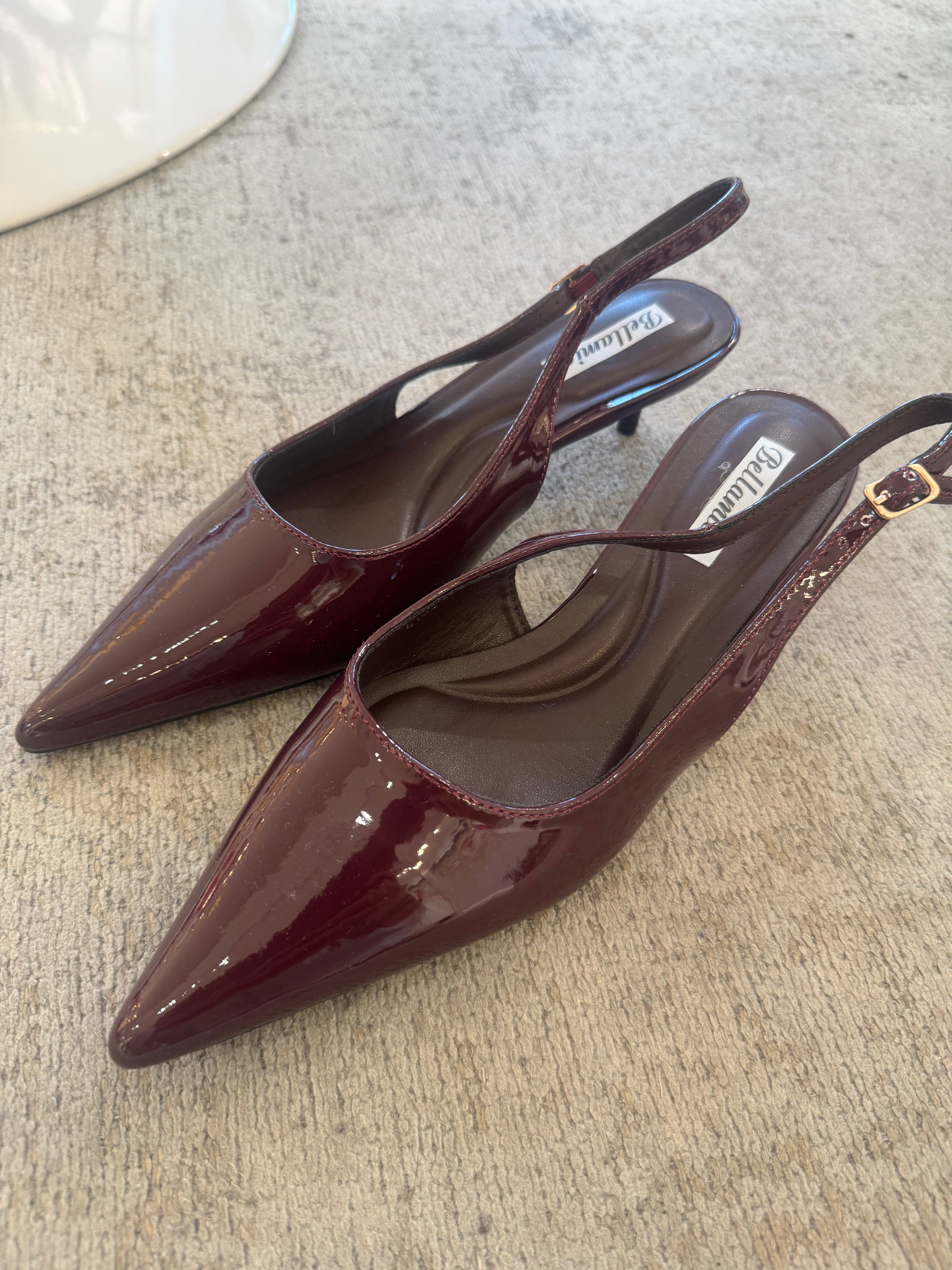 Scarpa A PUNTA con tacco SLINGBACK VERNICE