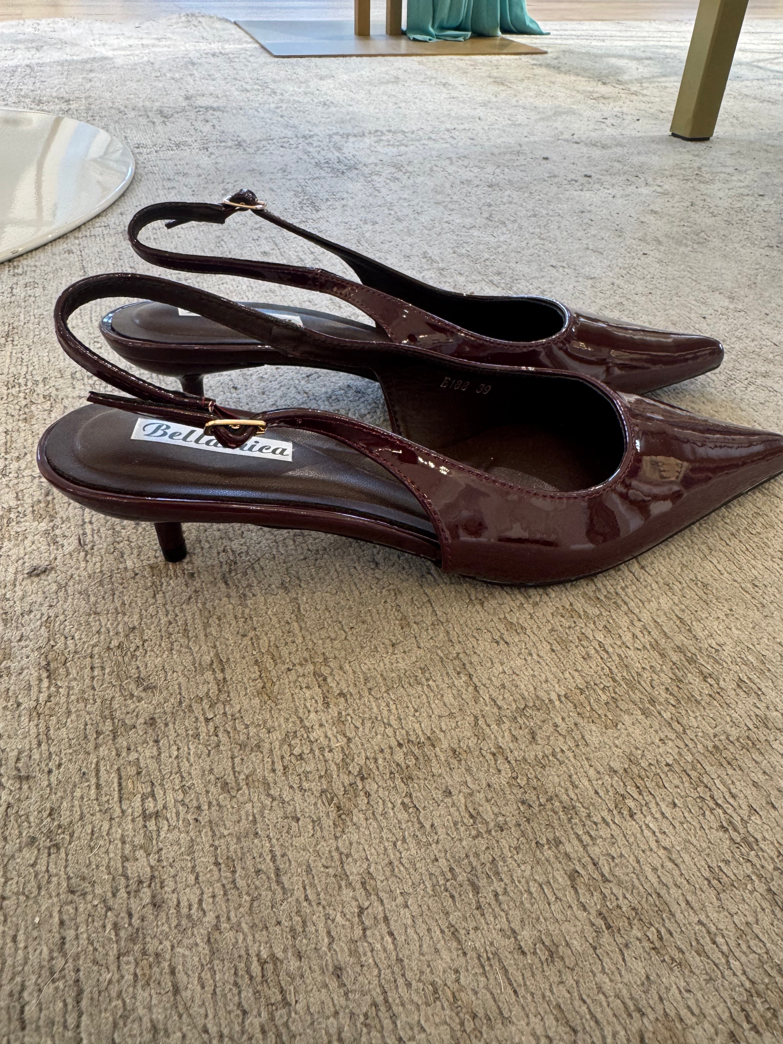 Scarpa A PUNTA con tacco SLINGBACK VERNICE