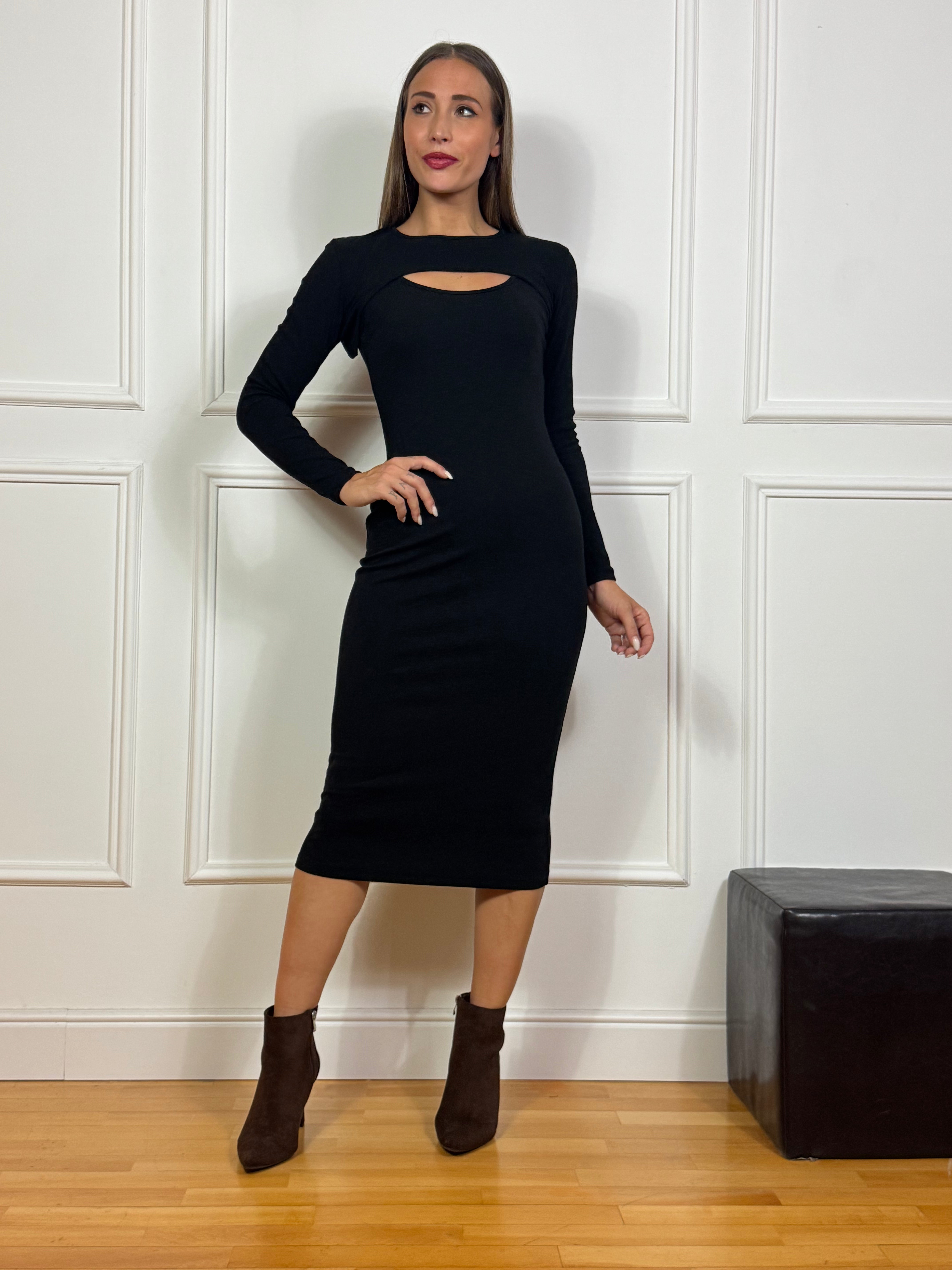 Abito tubino in maglina sottile con cut-out davanti Victoria ILMH