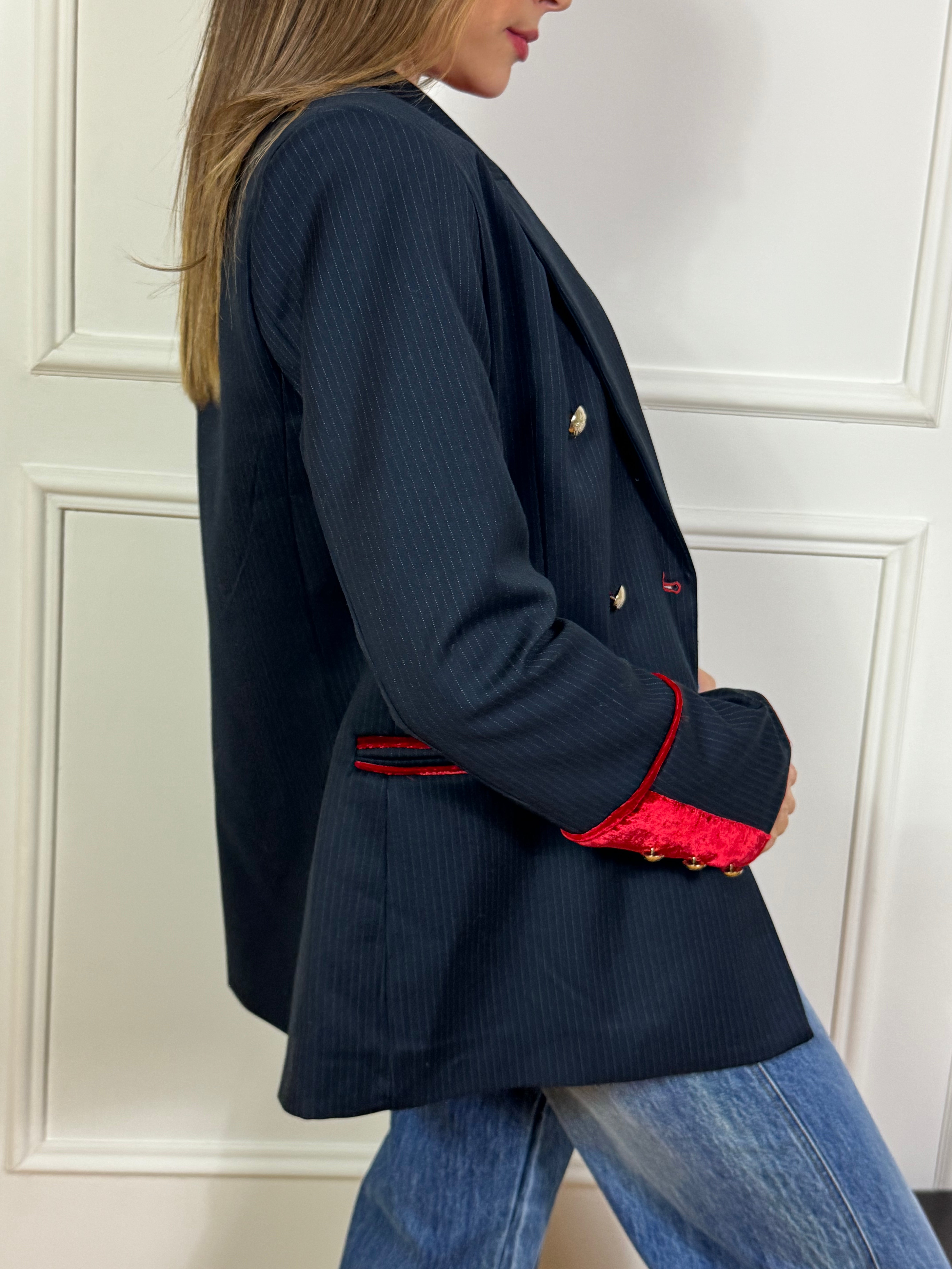 Giacca blazer doppiopetto Tensione In gessato blu con inserti in velluto