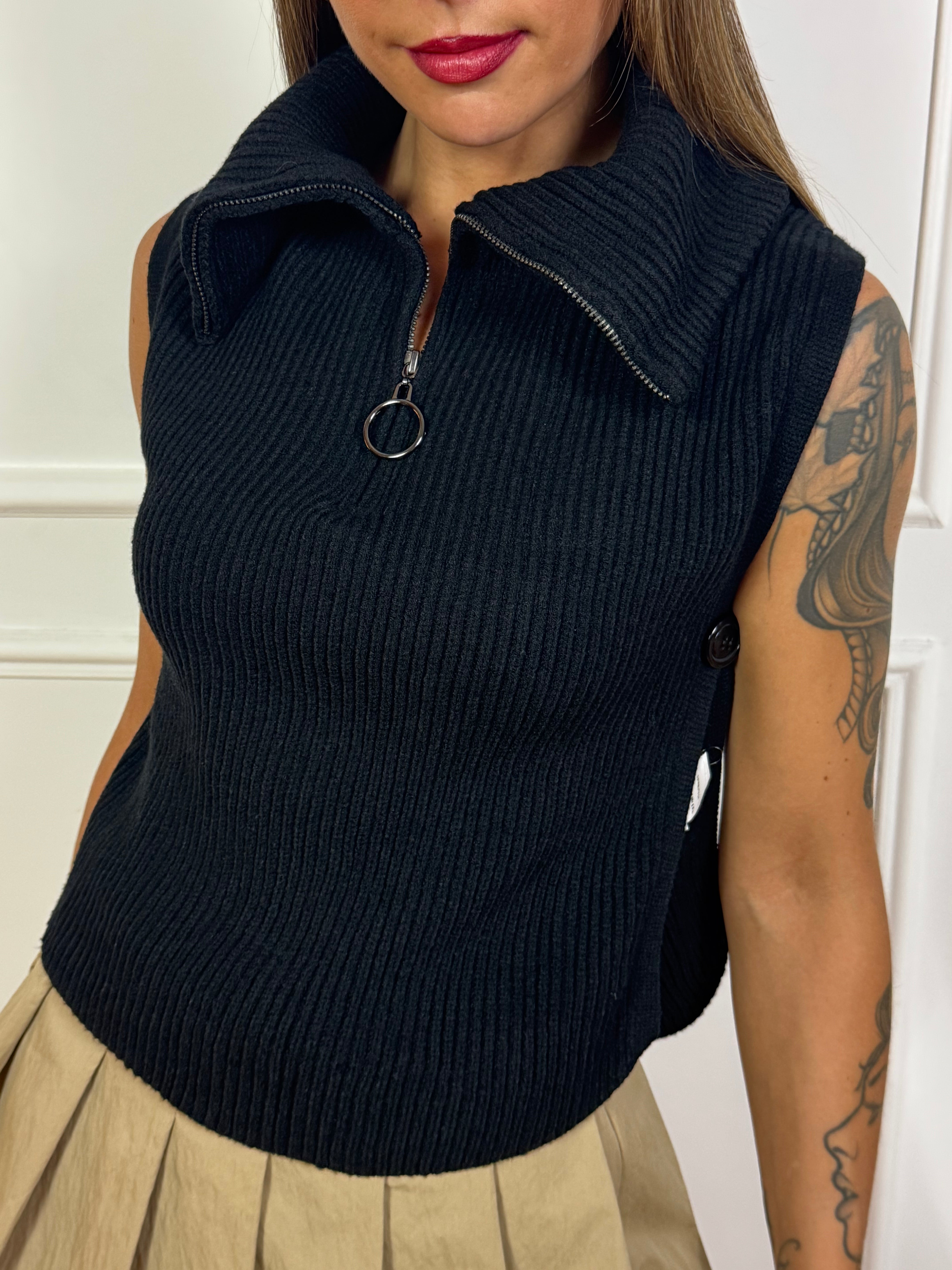 Gilet di maglia smanicato Victoria ILMH a collo alto