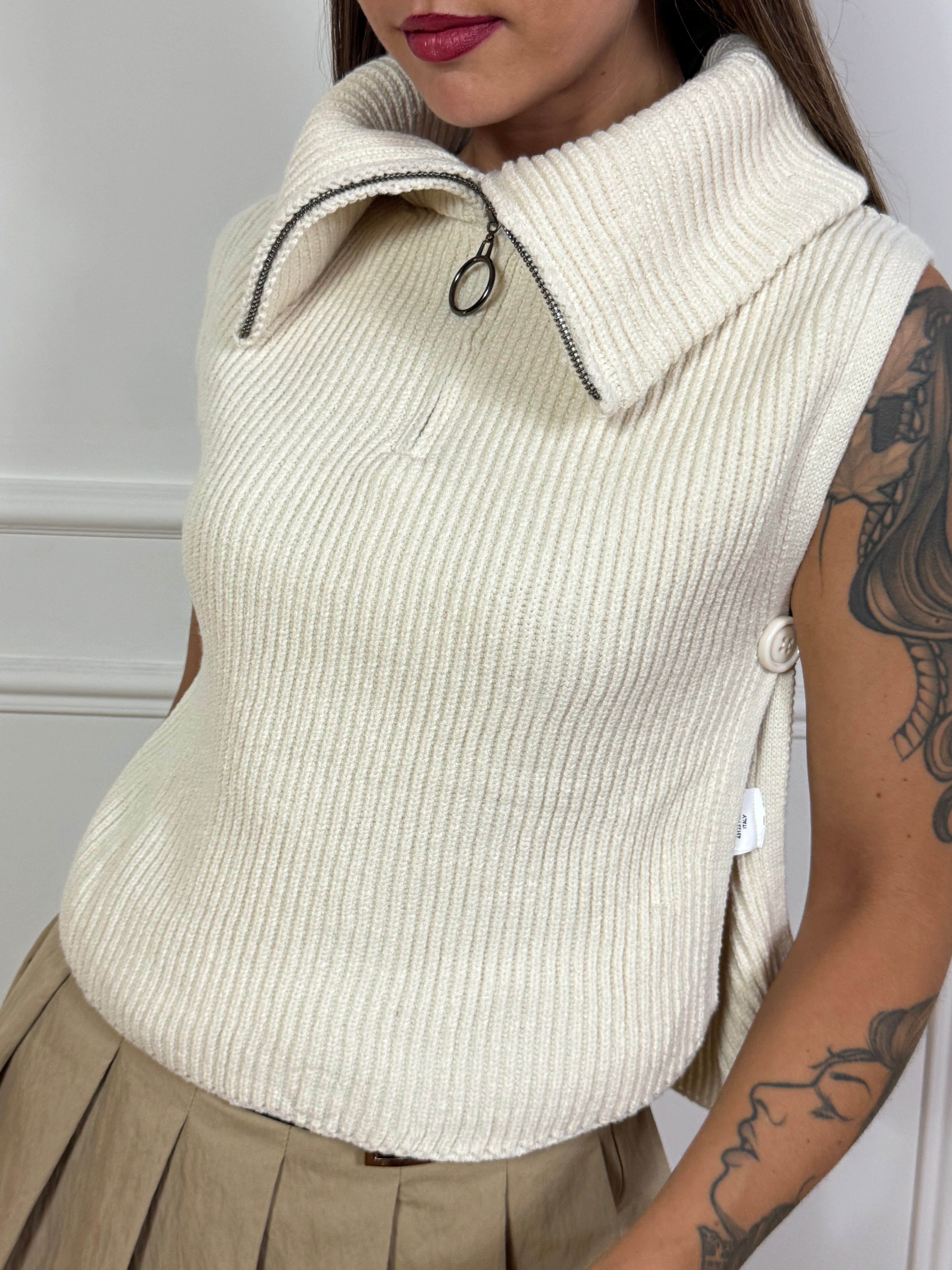 Gilet di maglia smanicato Victoria ILMH a collo alto