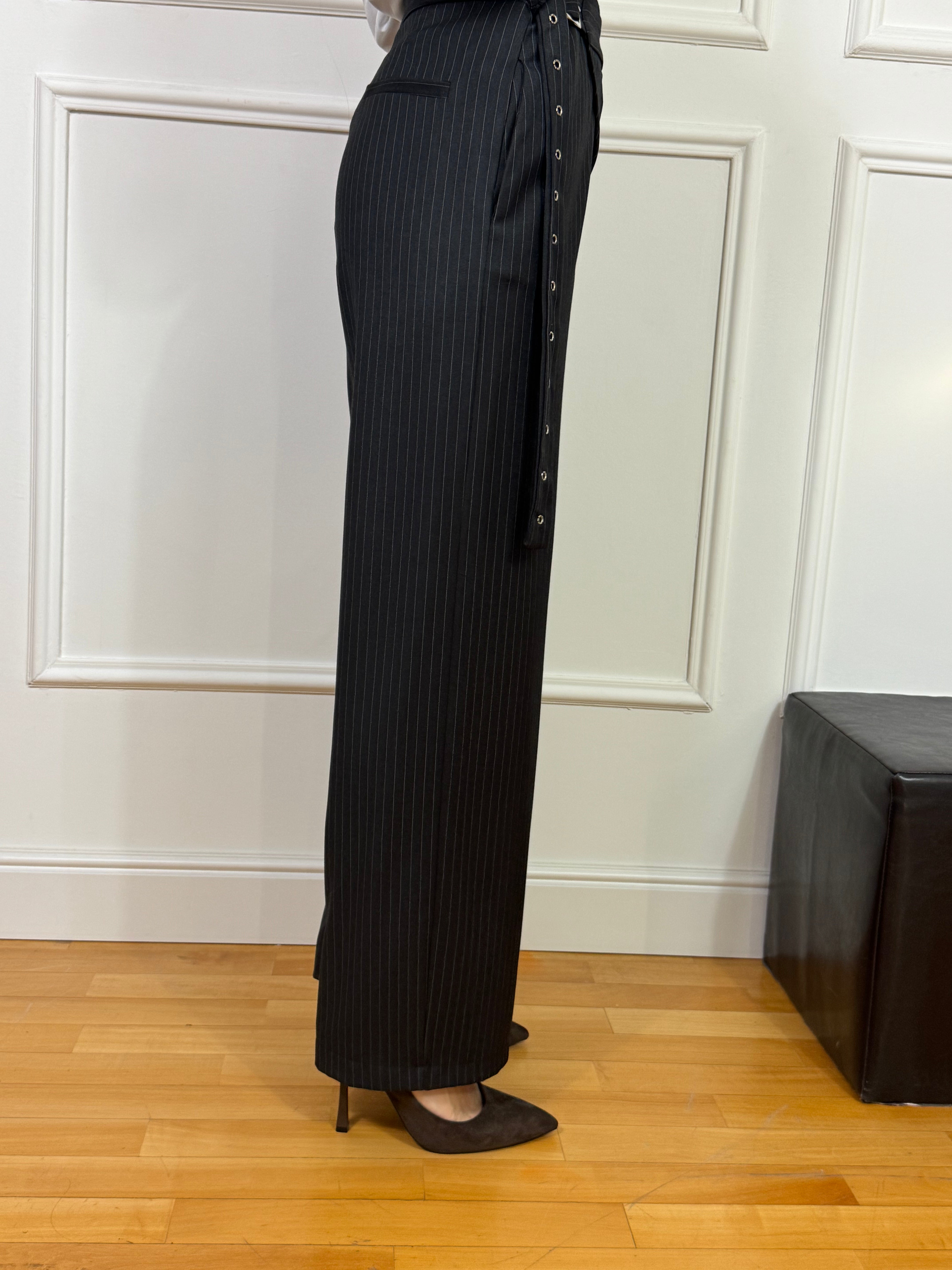 Pantalone HAVE ONE gessato con pizzo con cinturina incorporata