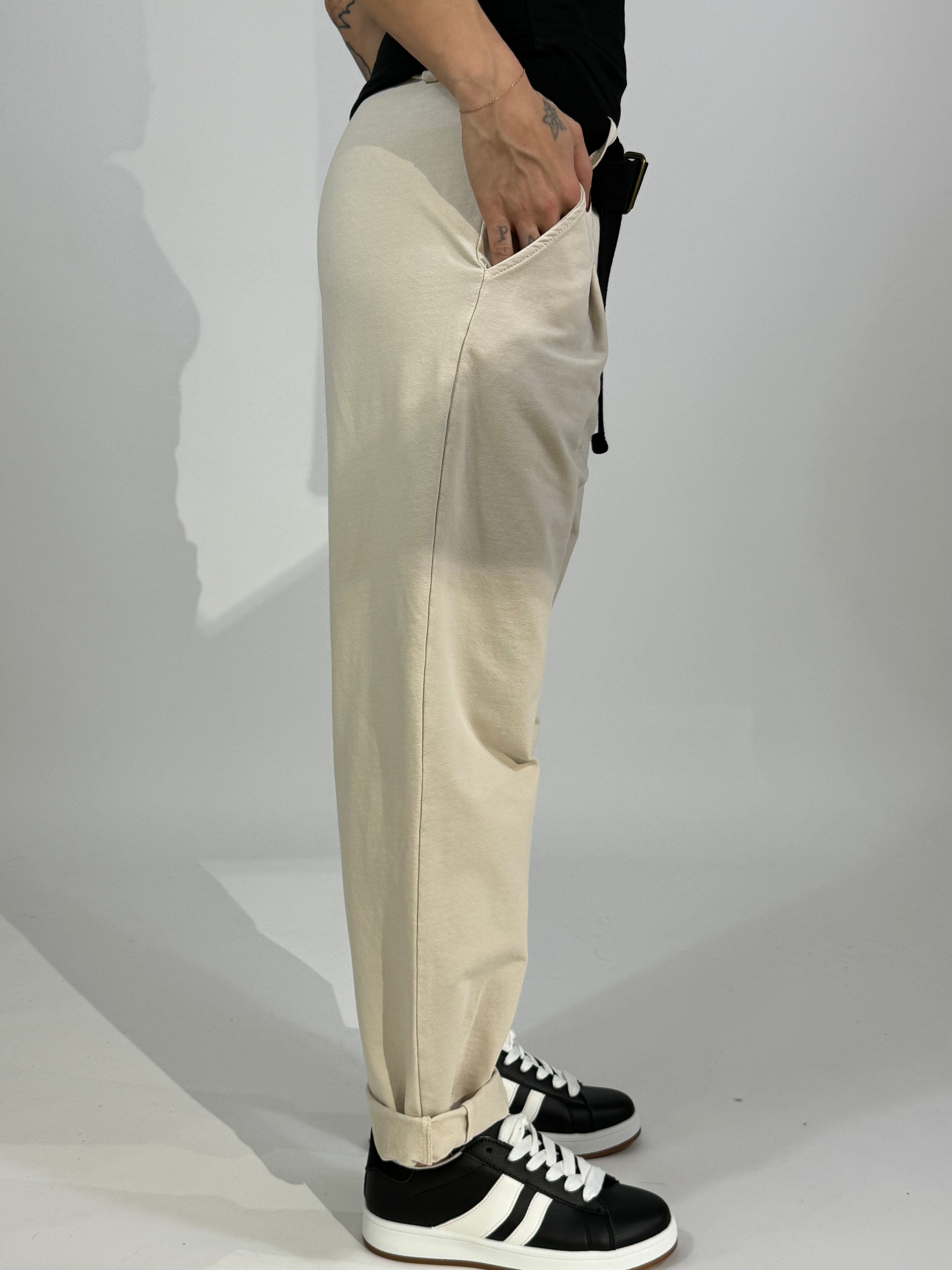 Pantalone in felpa garzata Susy Mix a CAROTA CON CINTURA