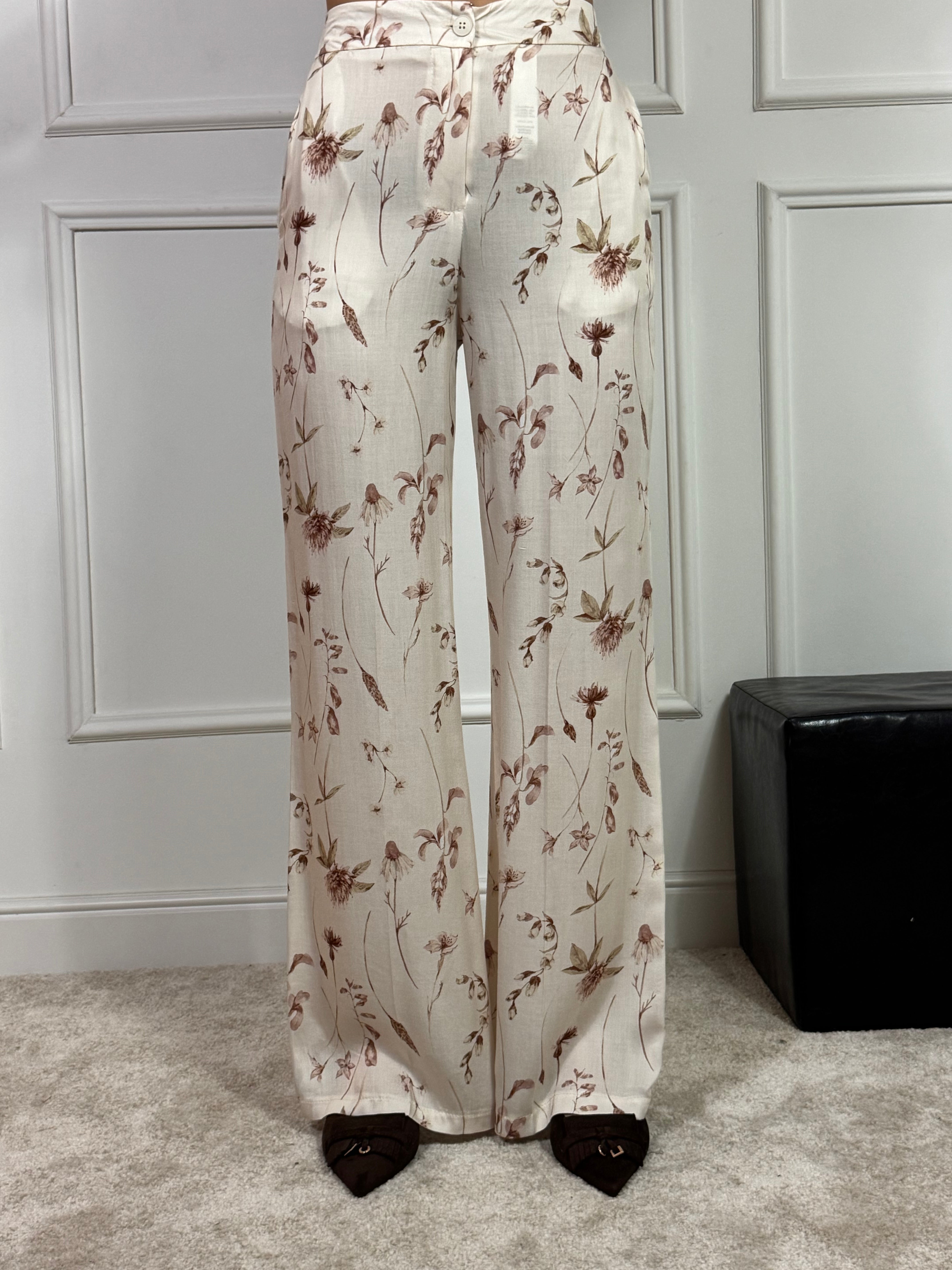 Pantalone Susy Mix leggero a fantasia floreale