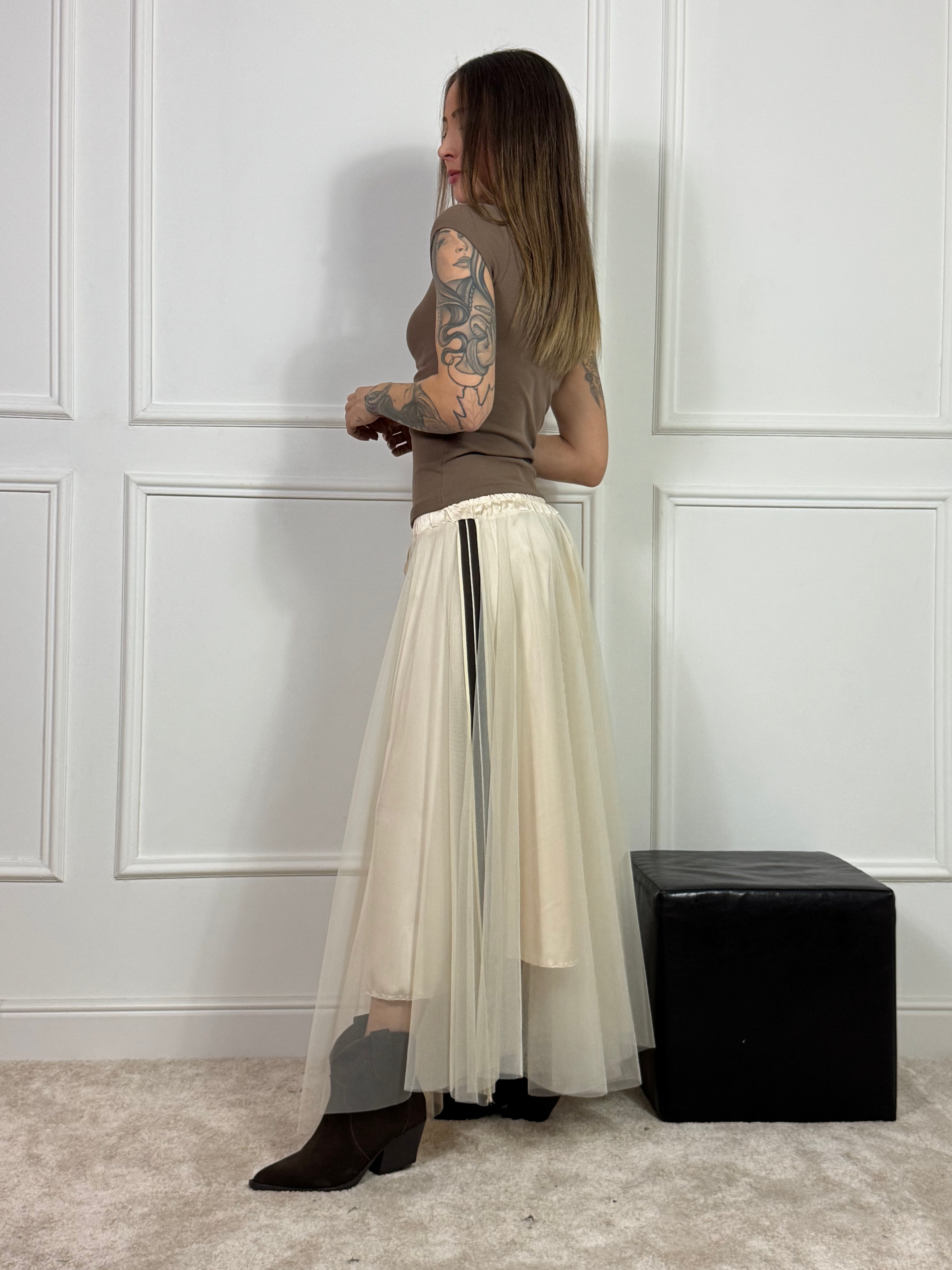 Gonna con tulle e dettagli in raso Susy Mix BANDE LATERALI