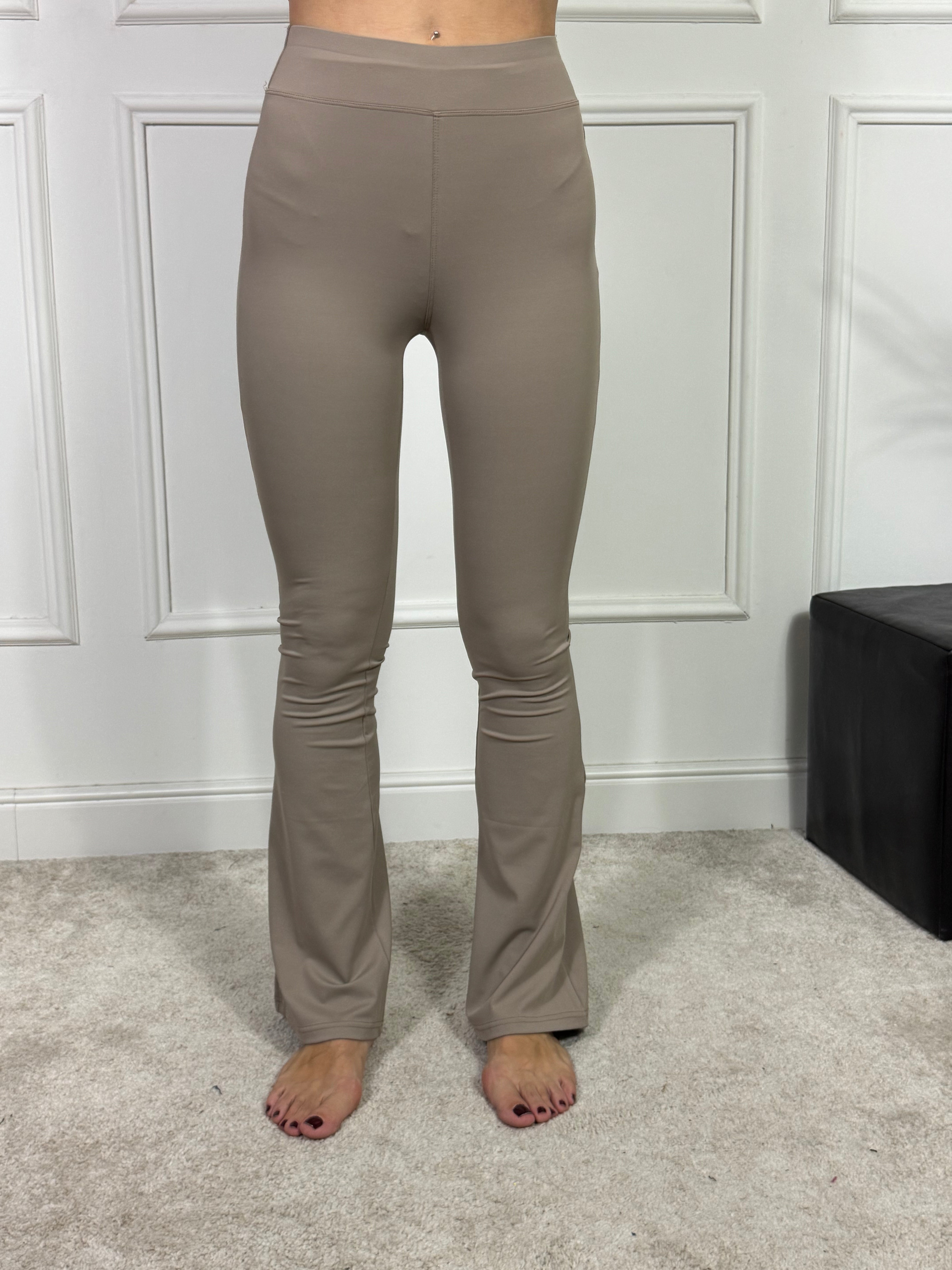 Completo PILATES maglia crop più leggings zampa