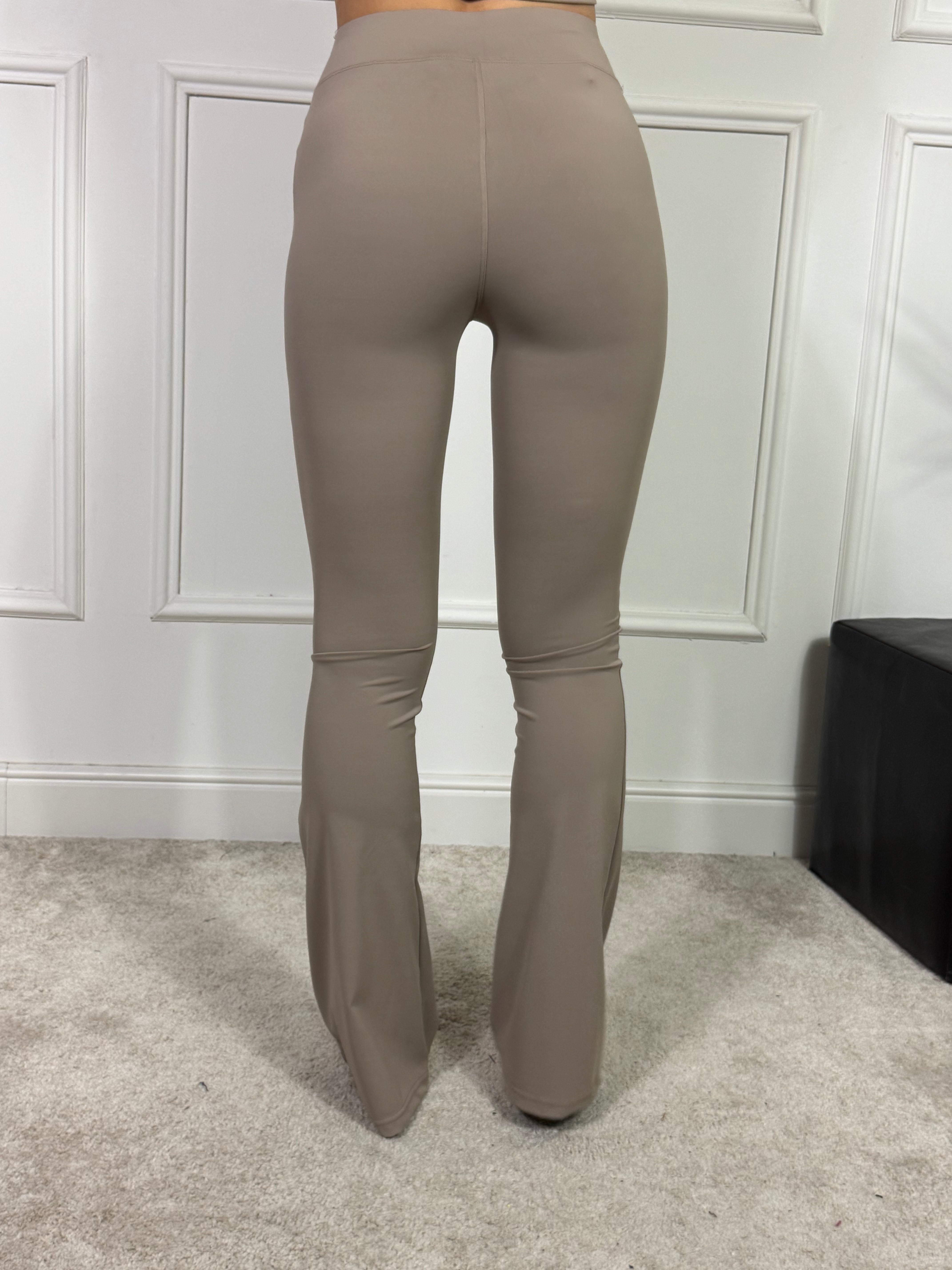 Completo PILATES maglia crop più leggings zampa